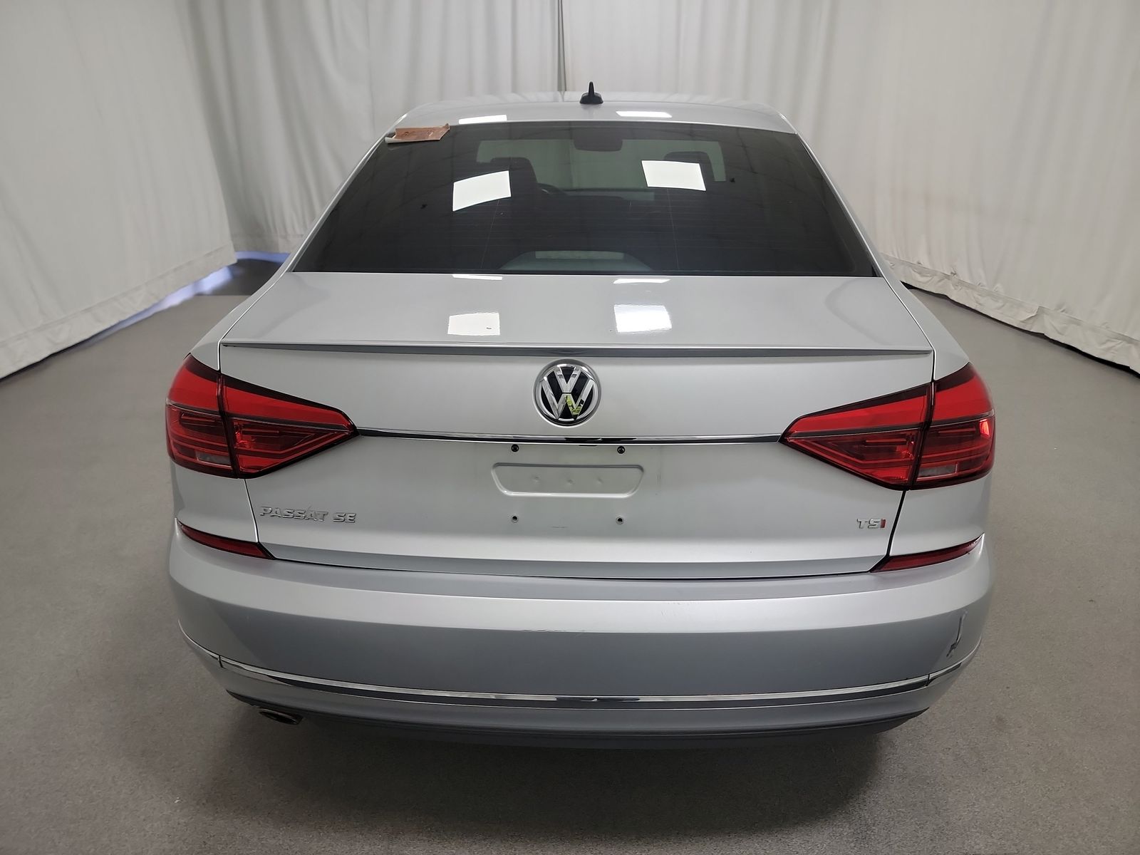 2016 Volkswagen Passat 1.8T SE FWD