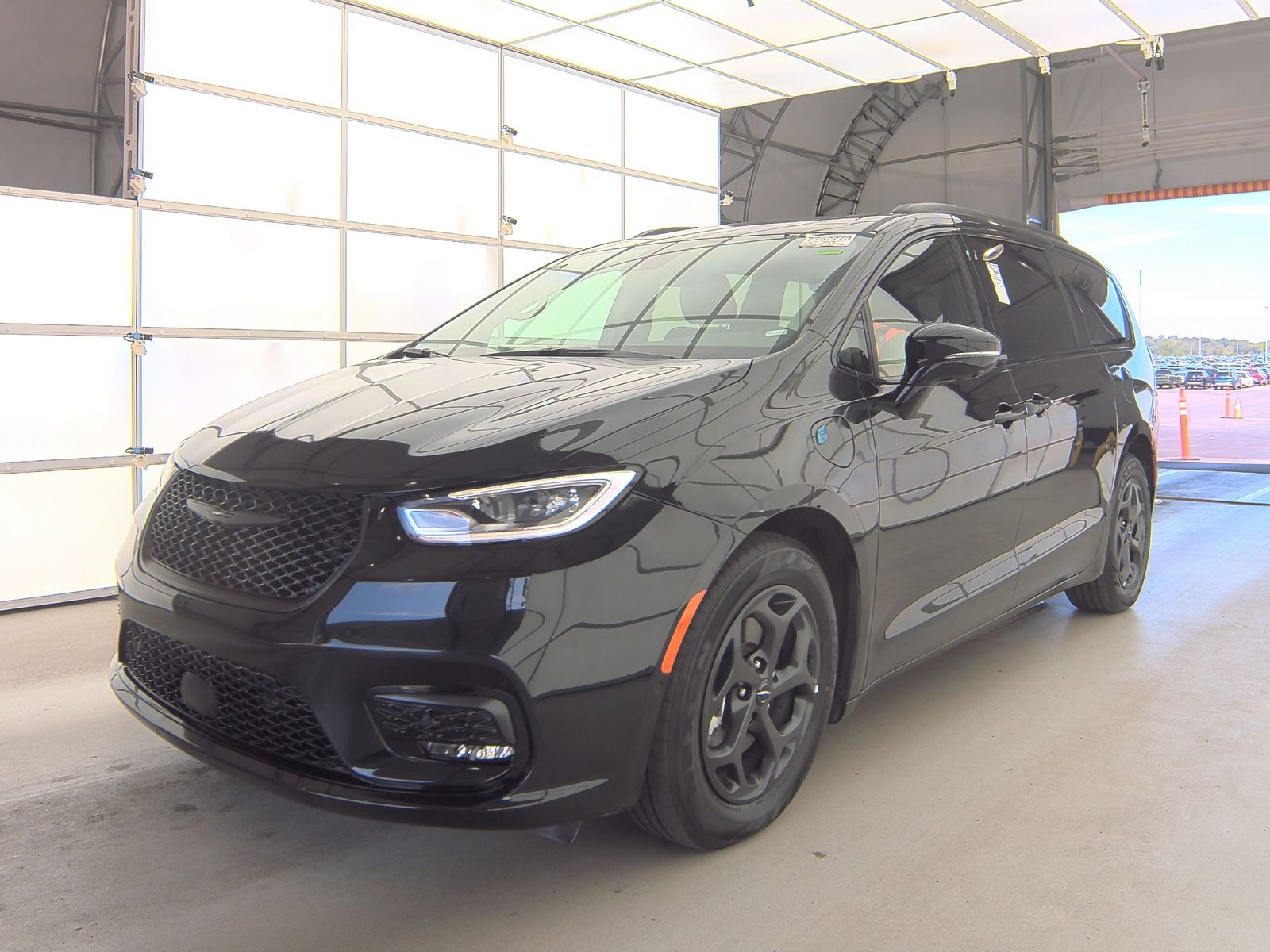 2024 Chrysler Pacifica Hybrid Premium S Appearance Pkg