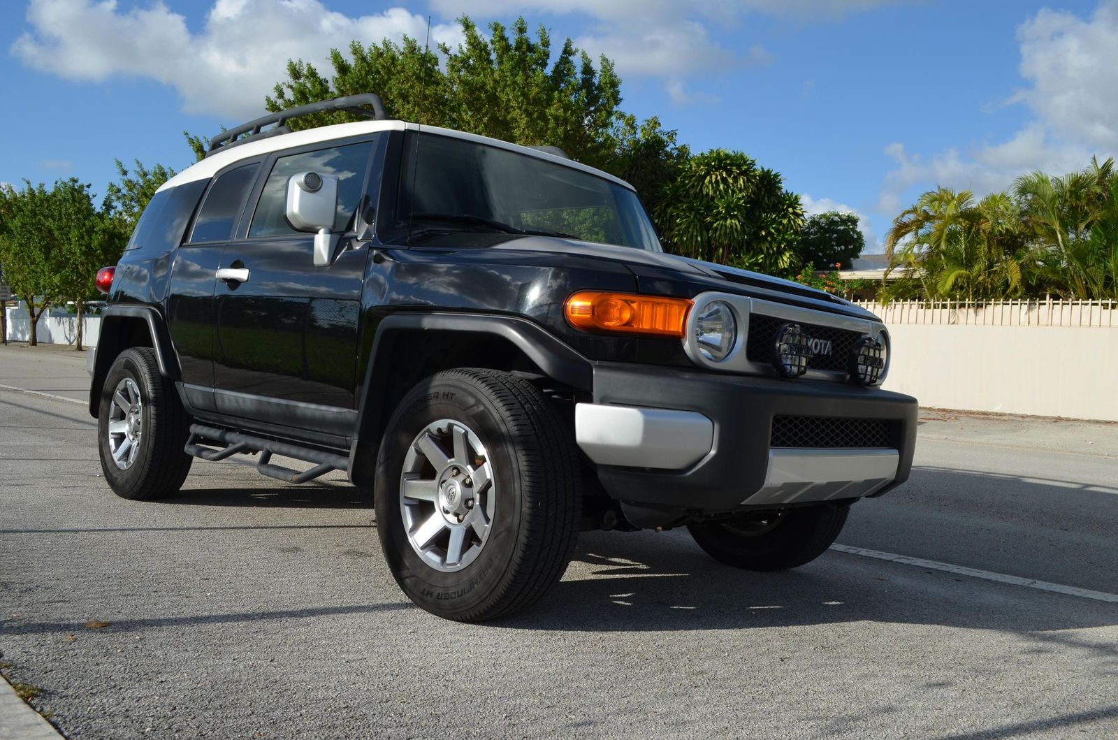 2014 Toyota FJ Cruiser w/Rear Doors