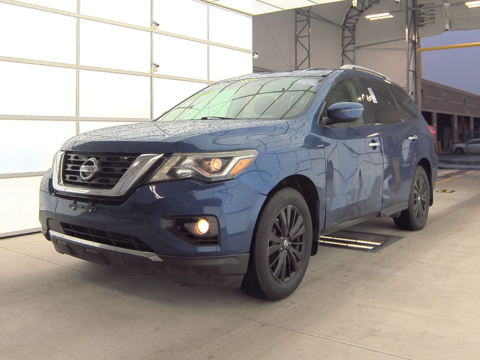 2017 Nissan Pathfinder SV
