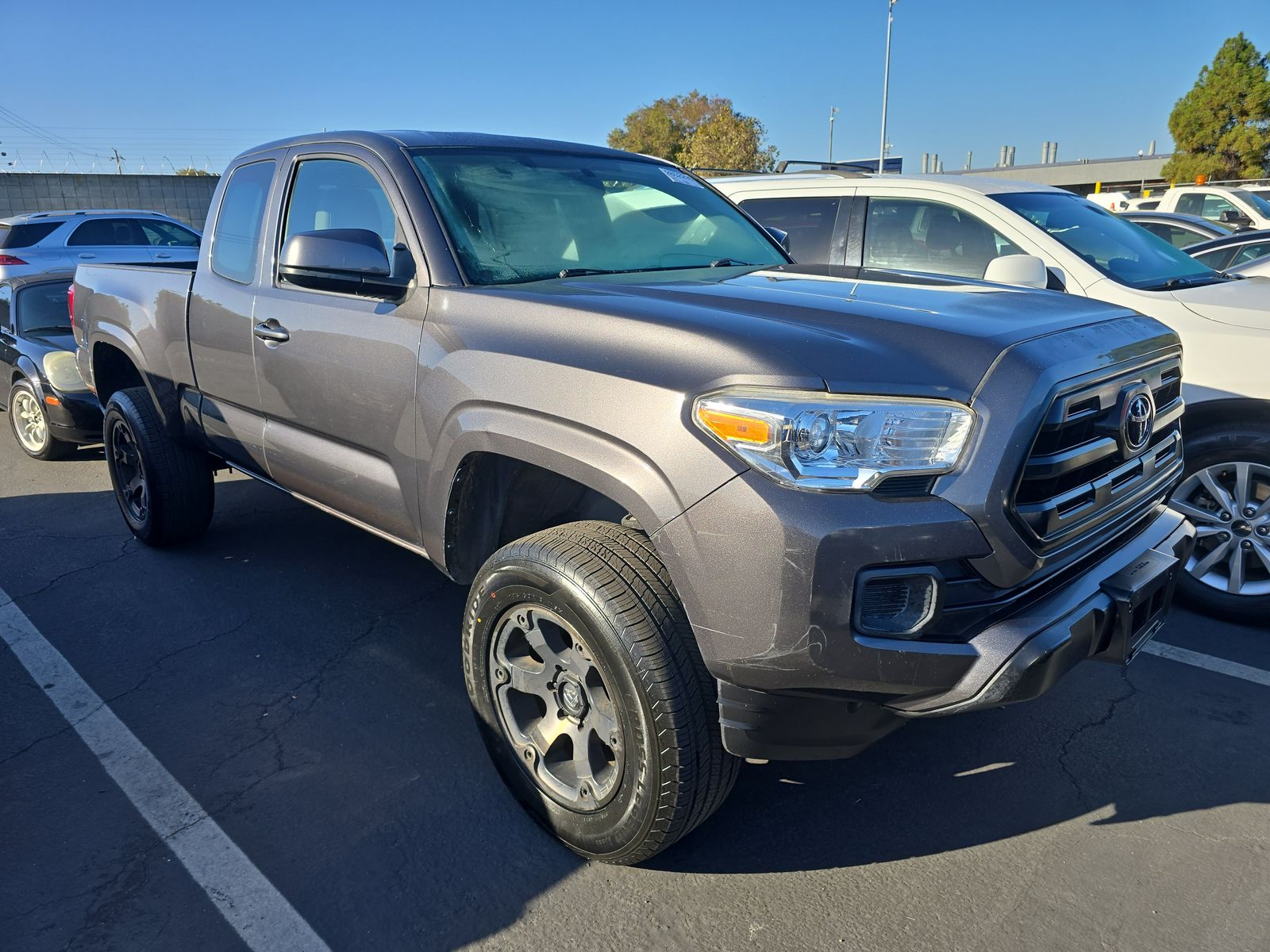 2017 Toyota Tacoma SR AWD