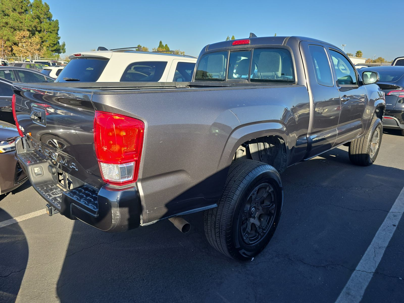 2017 Toyota Tacoma SR AWD