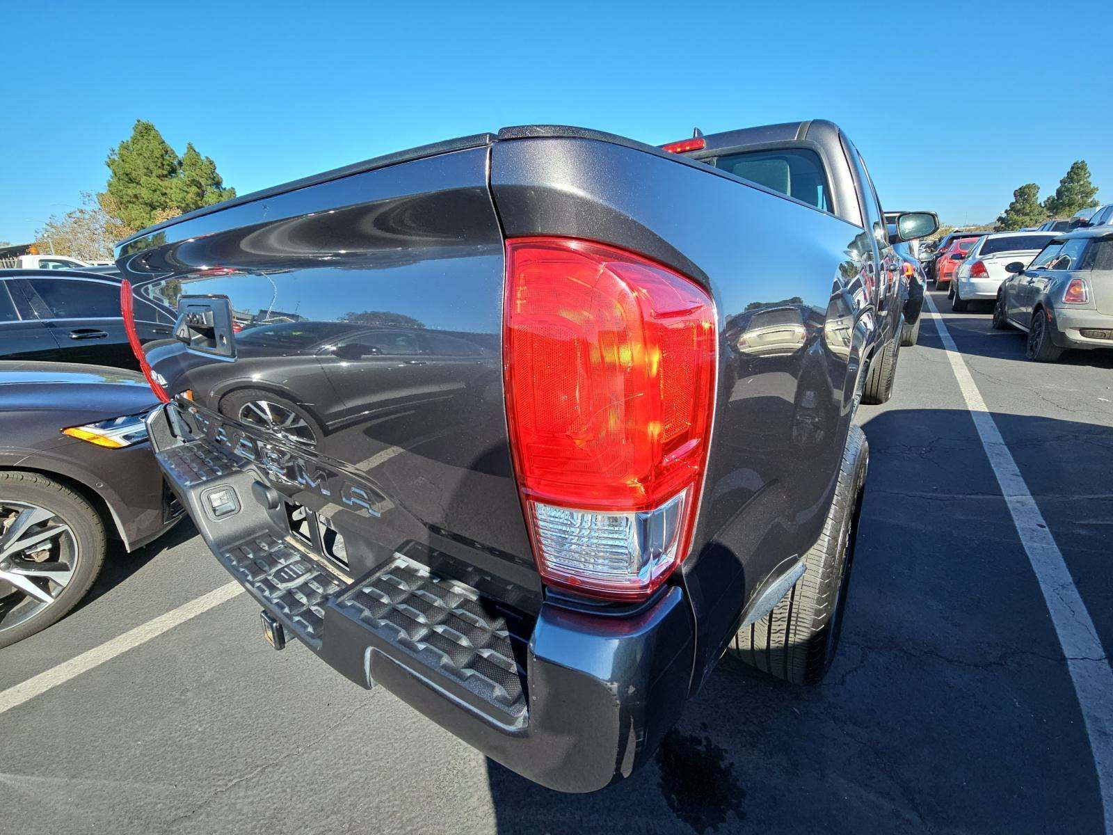 2017 Toyota Tacoma SR AWD