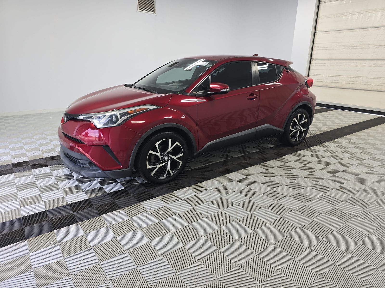 2018 Toyota C-HR XLE FWD