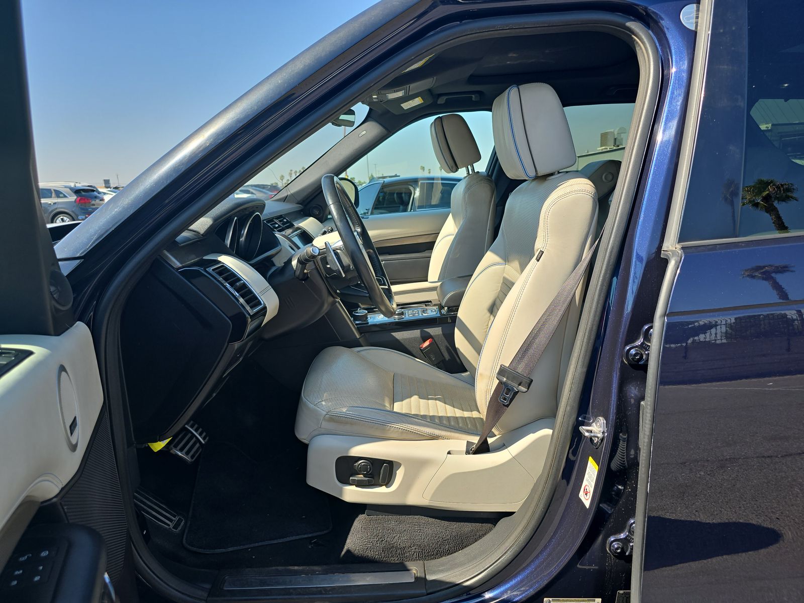 2017 Land Rover Discovery HSE Luxury AWD