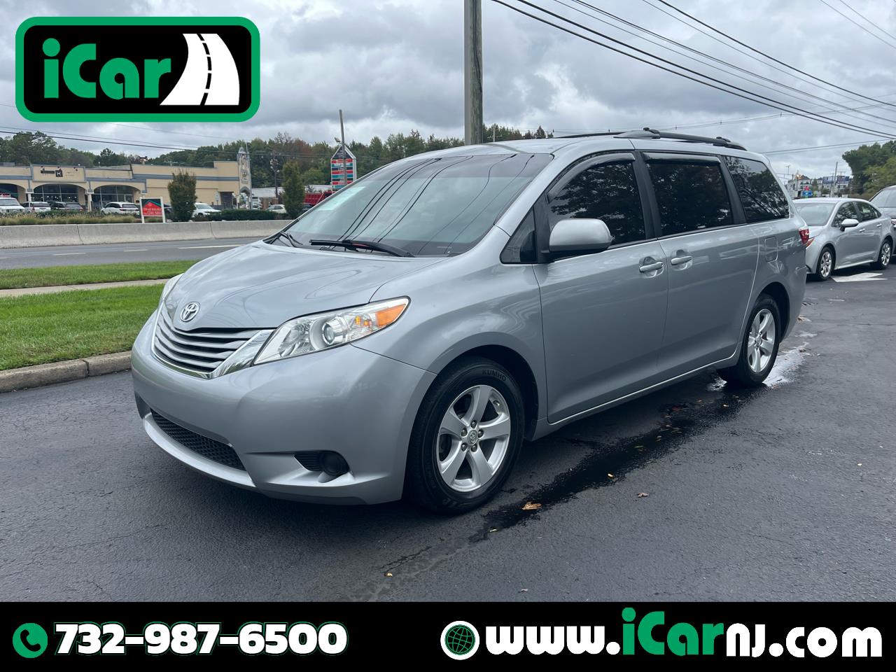 2017 Toyota Sienna LE 8-Passenger 119.3