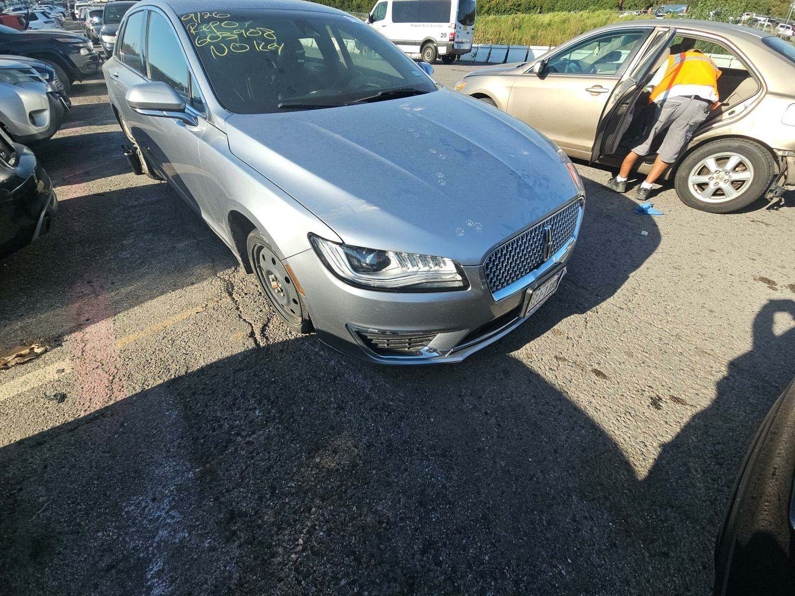 2020 Lincoln MKZ Standard FWD