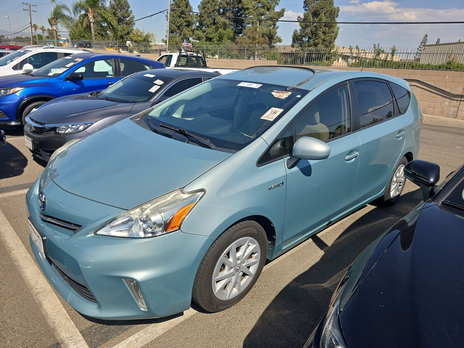 2014 Toyota Prius v Three FWD