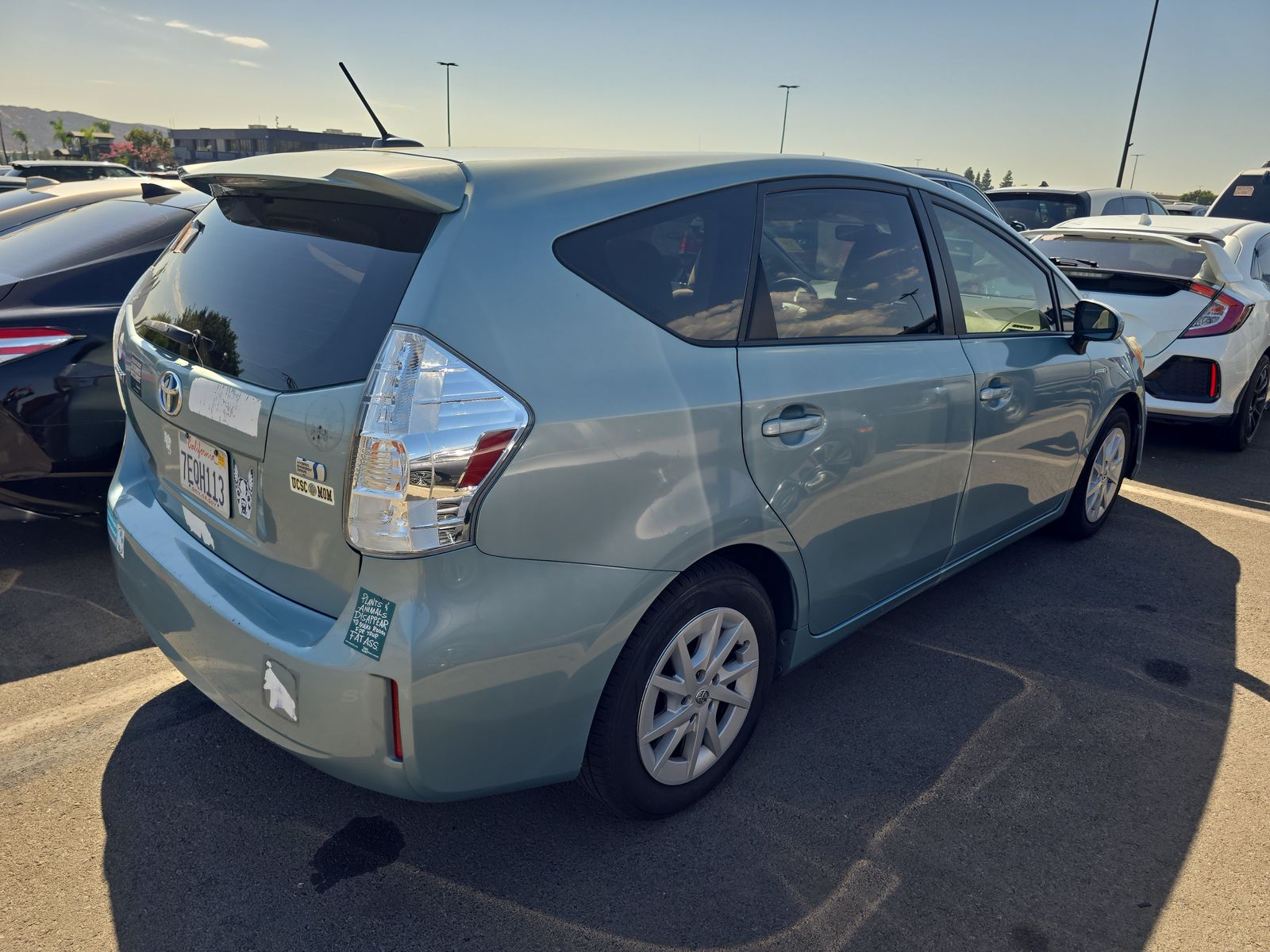 2014 Toyota Prius v Three FWD