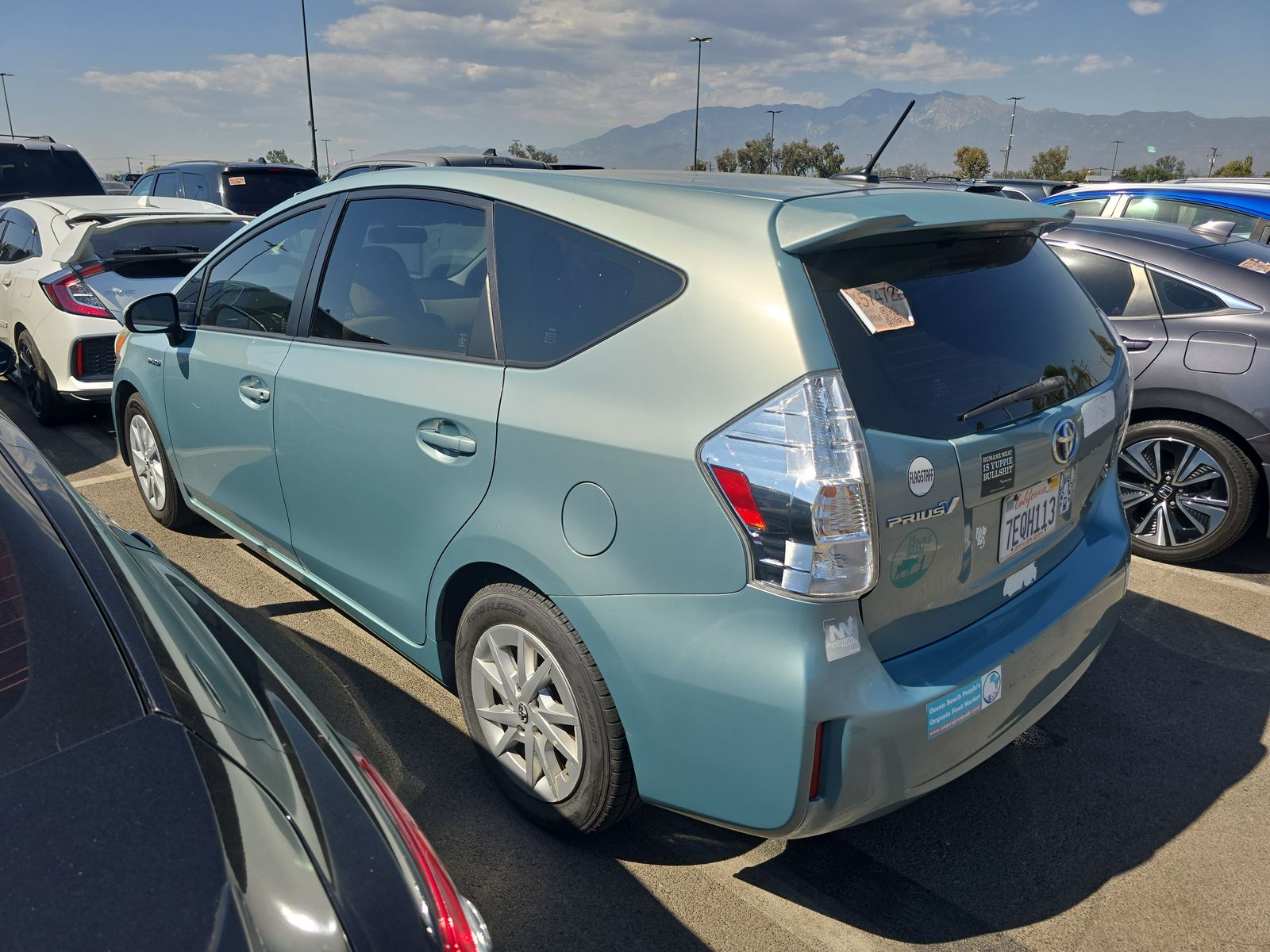 2014 Toyota Prius v Three FWD