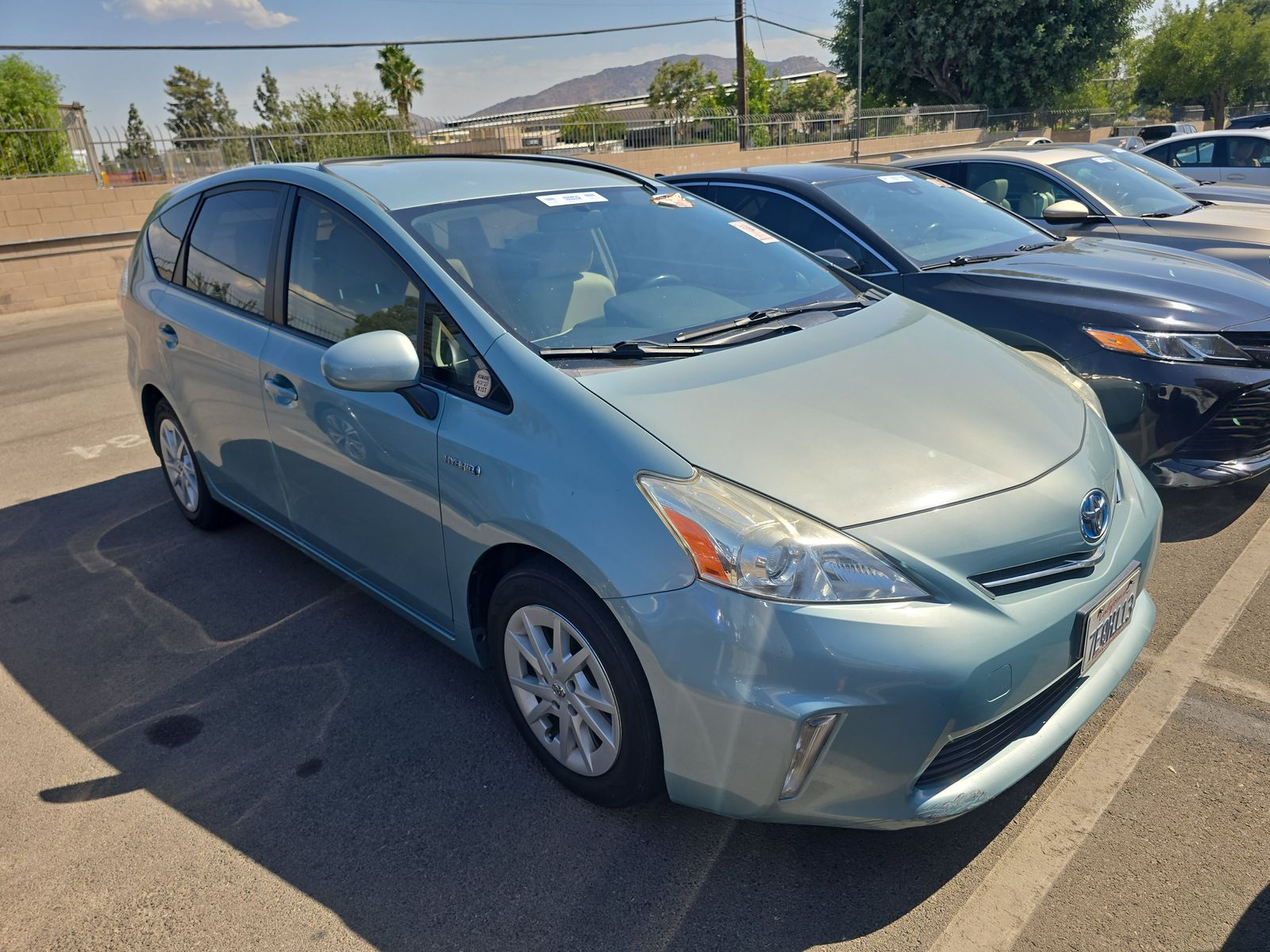 2014 Toyota Prius v Three FWD