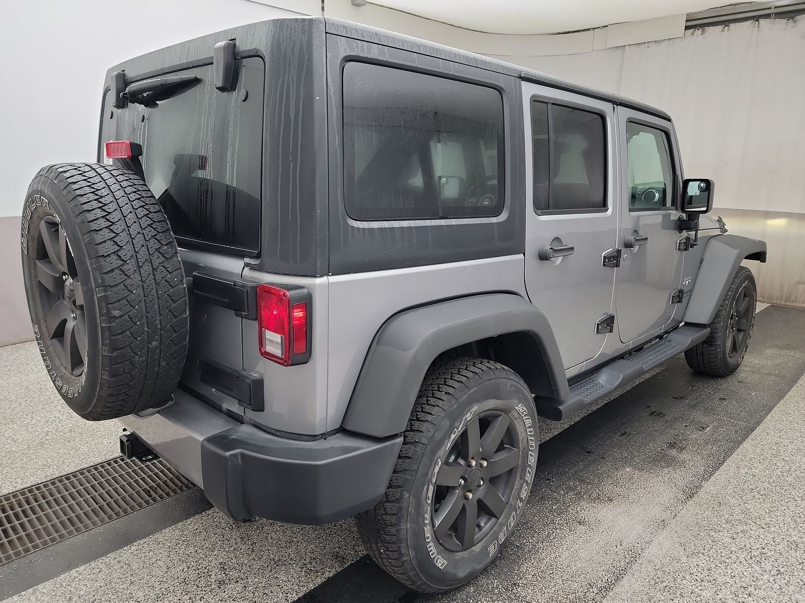 2017 Jeep Wrangler Unlimited Sahara AWD