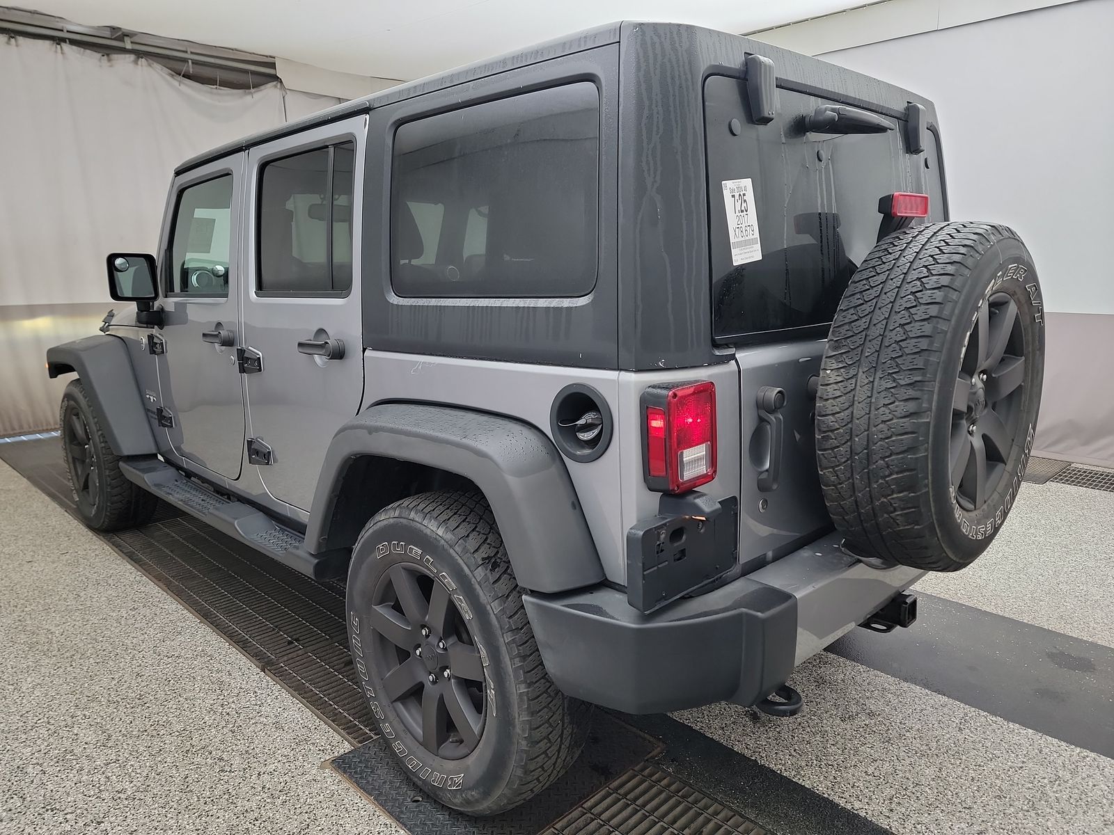 2017 Jeep Wrangler Unlimited Sahara AWD