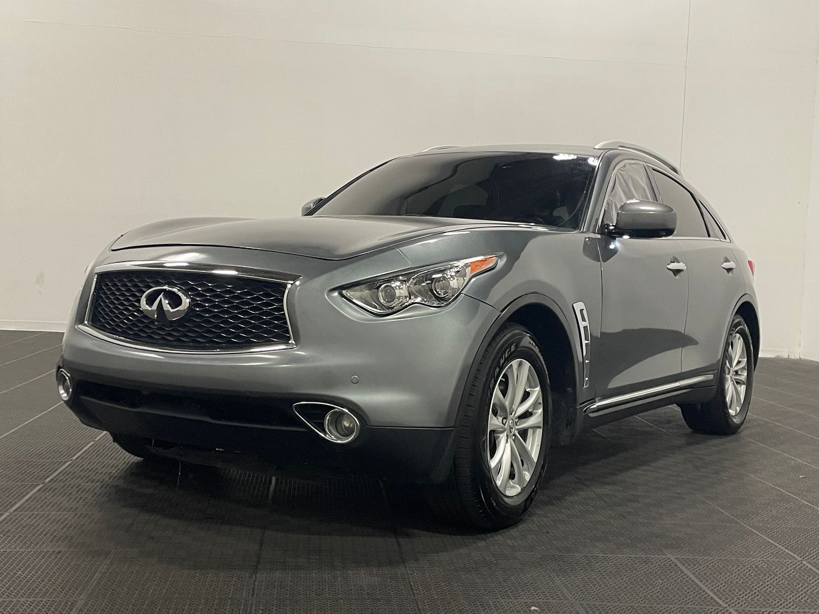 2017 INFINITI QX70