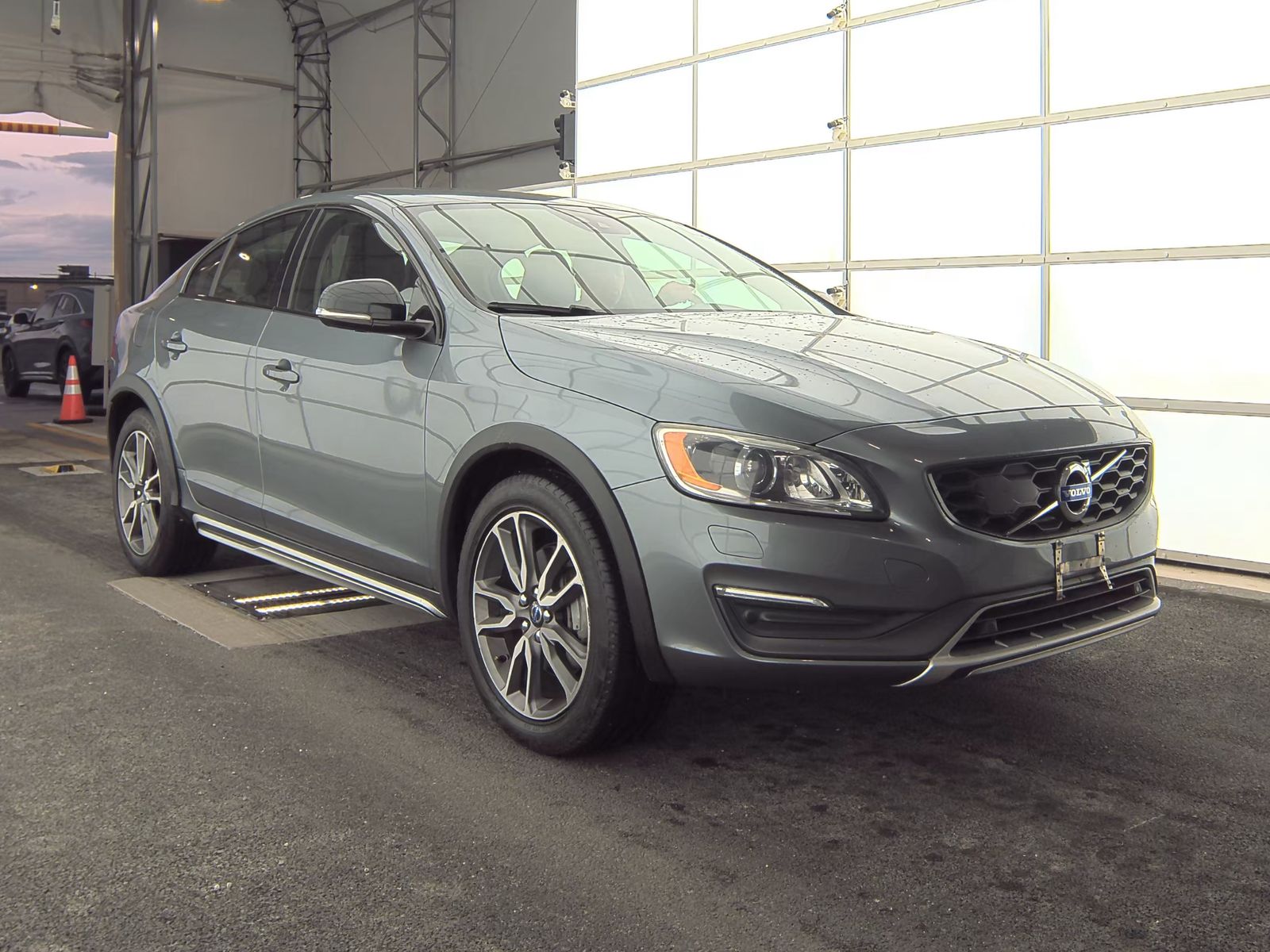 2016 Volvo S60 Cross Country T5 Platinum AWD