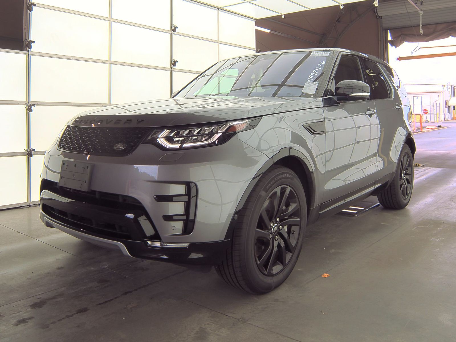 2020 Land Rover Discovery Landmark Edition