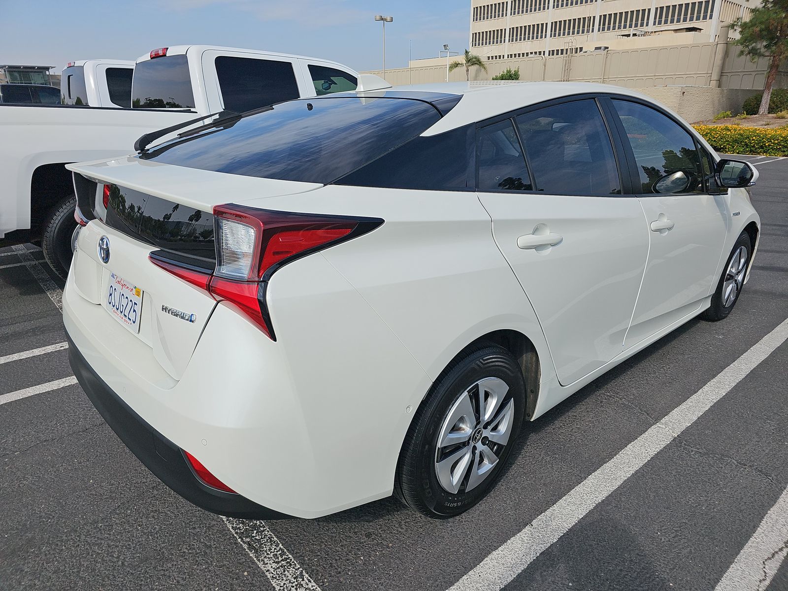 2020 Toyota Prius LE FWD