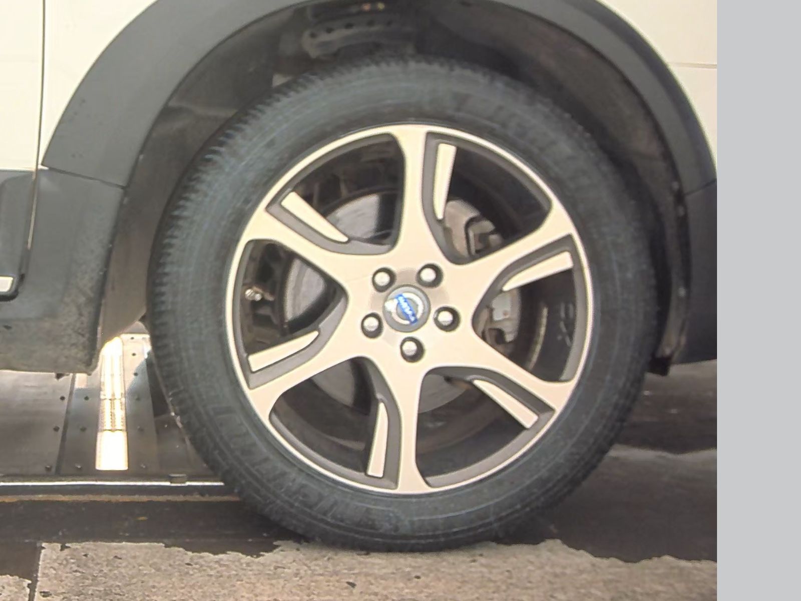 2015 Volvo XC70 T6 Platinum AWD