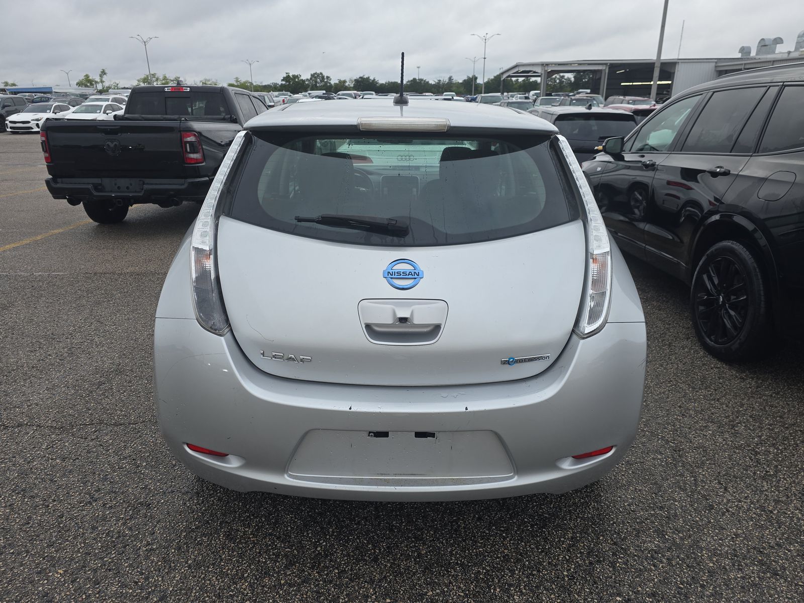 2015 Nissan LEAF SV FWD