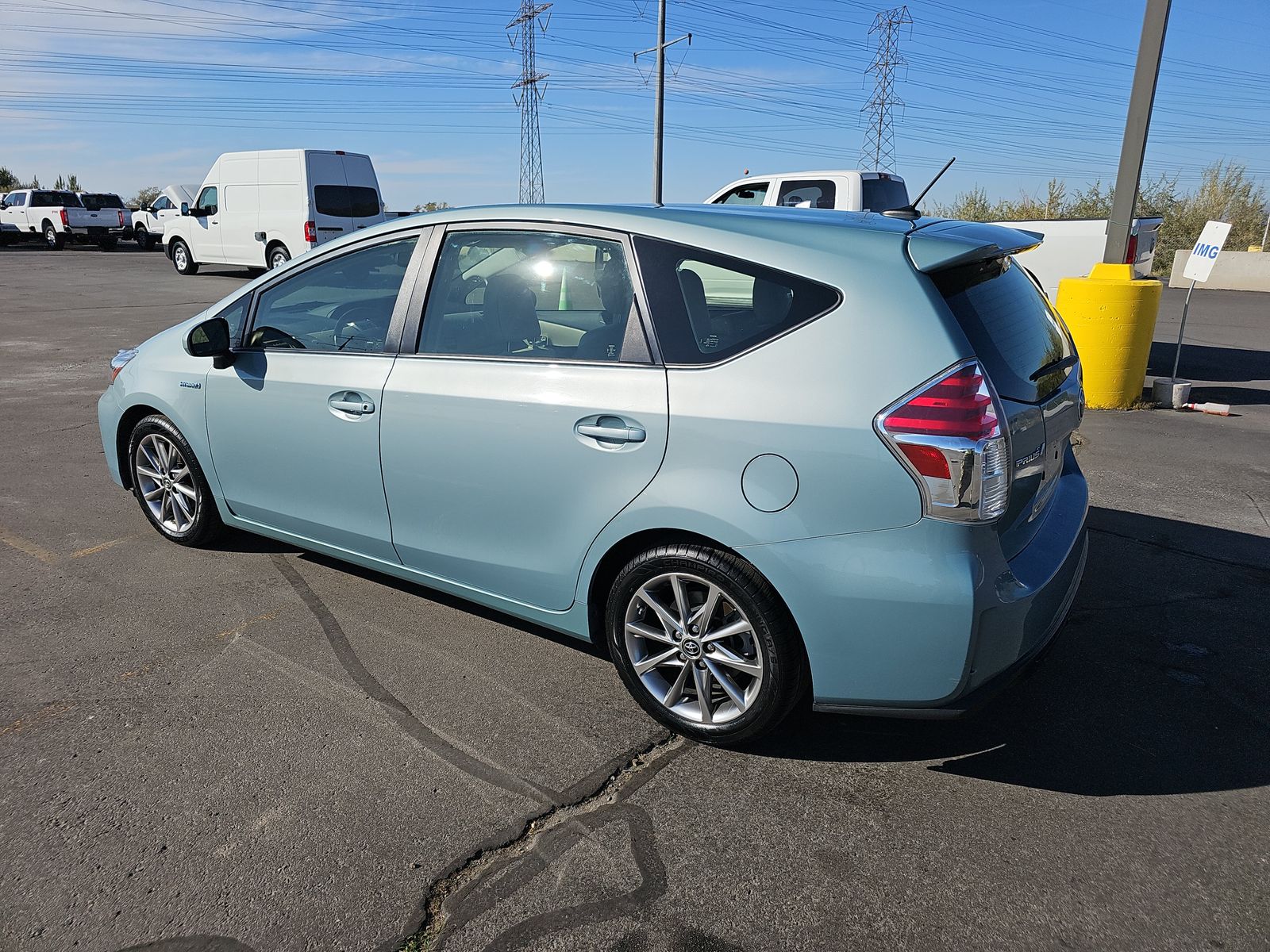 2015 Toyota Prius v Five FWD