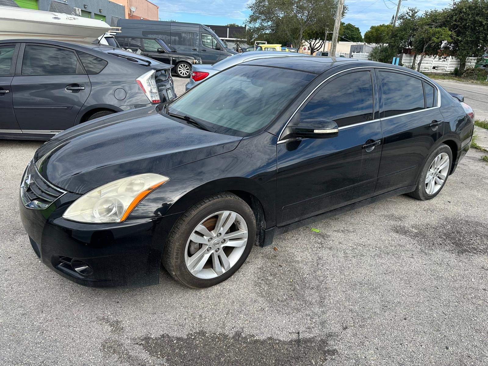 2011 Nissan Altima 3.5 SR Sedan