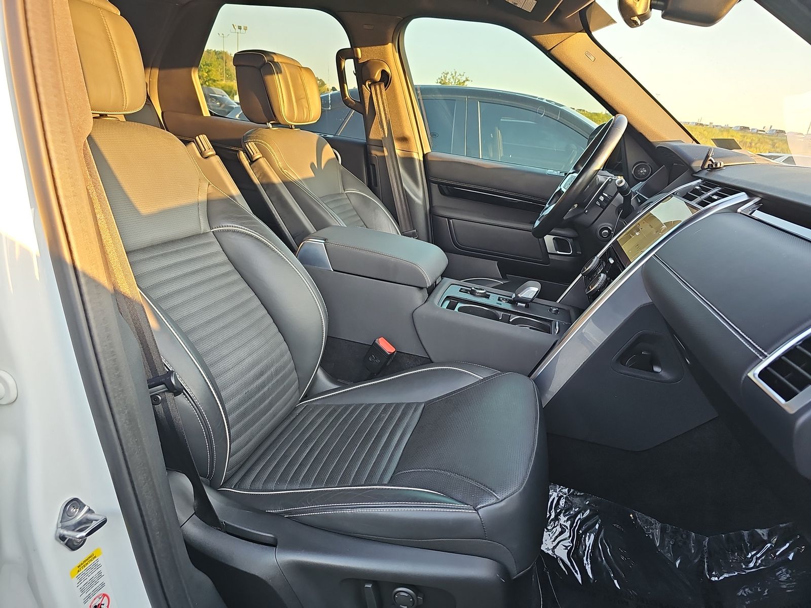 2022 Land Rover Discovery S R-Dynamic AWD