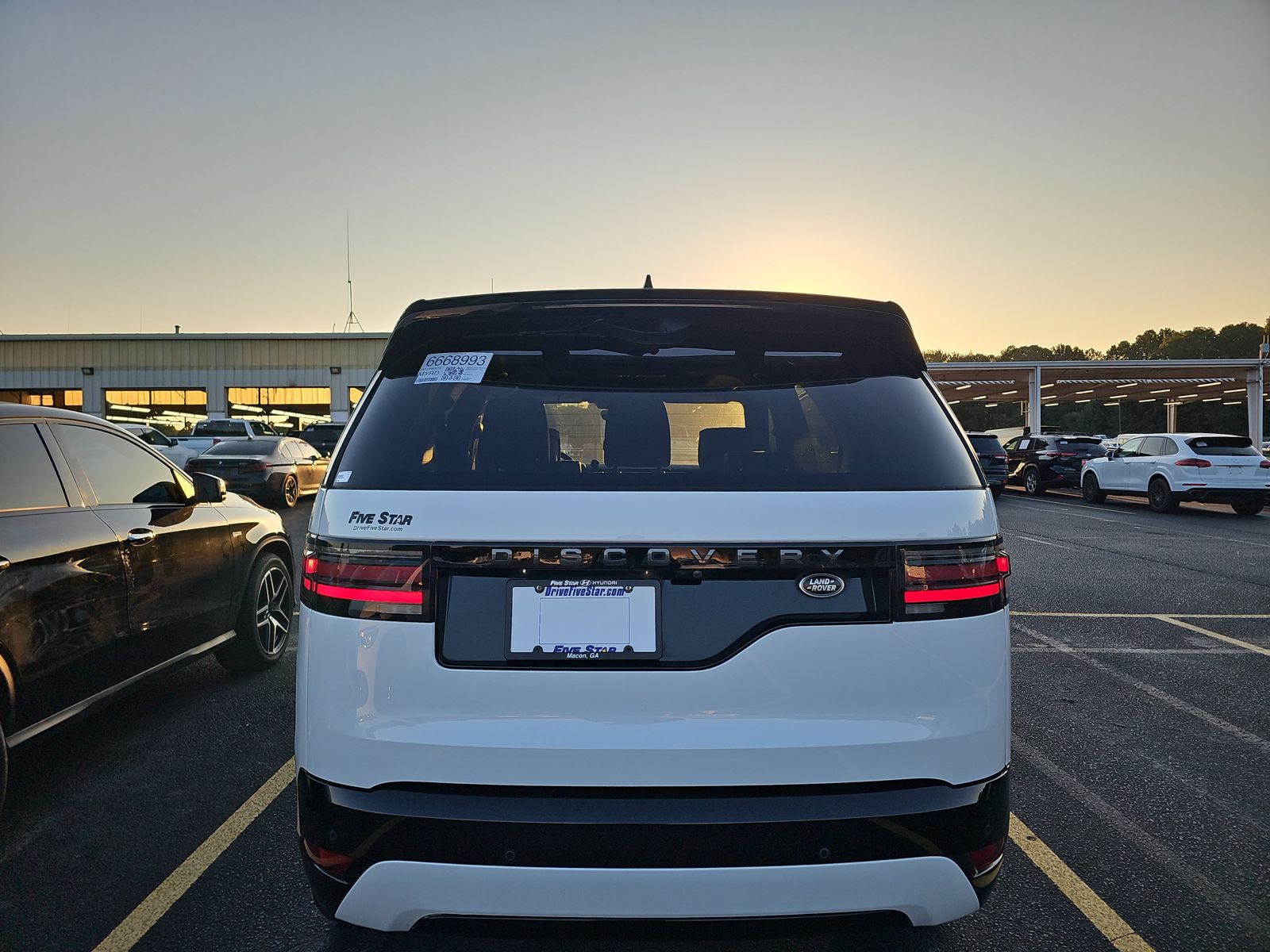 2022 Land Rover Discovery S R-Dynamic AWD