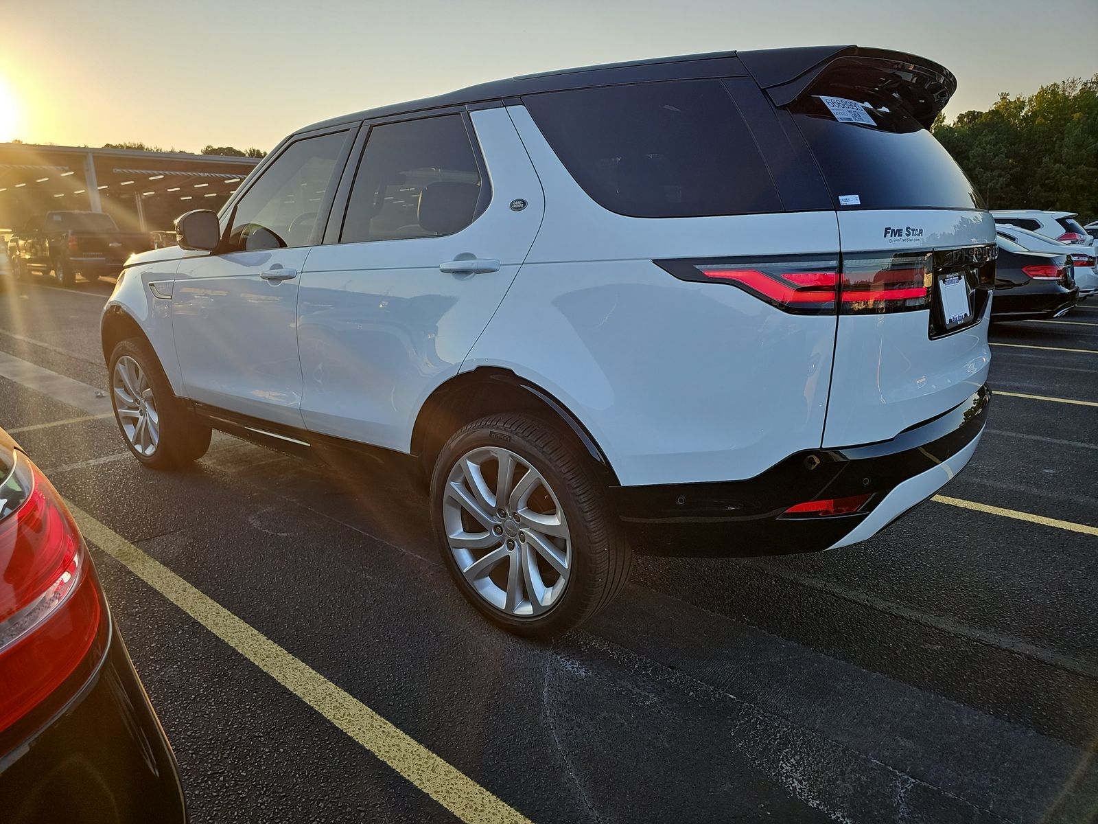 2022 Land Rover Discovery S R-Dynamic AWD