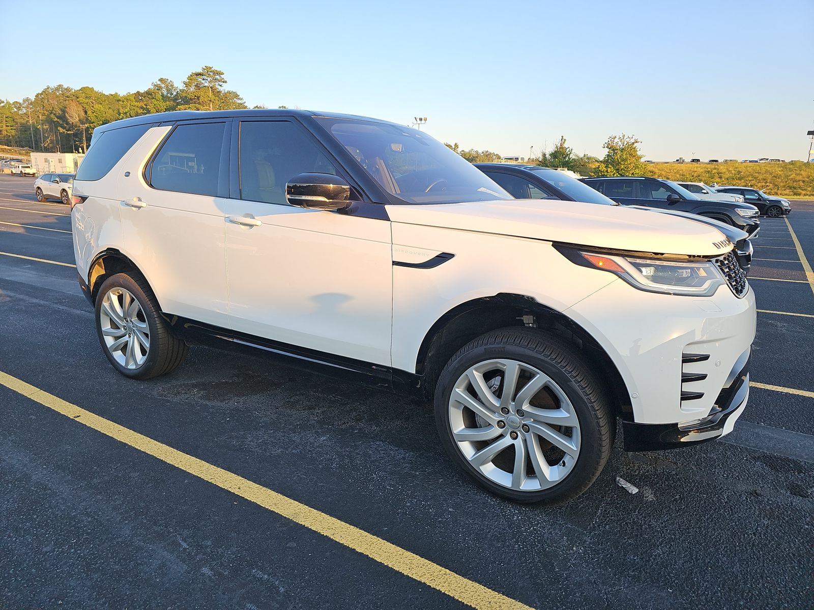 2022 Land Rover Discovery S R-Dynamic AWD
