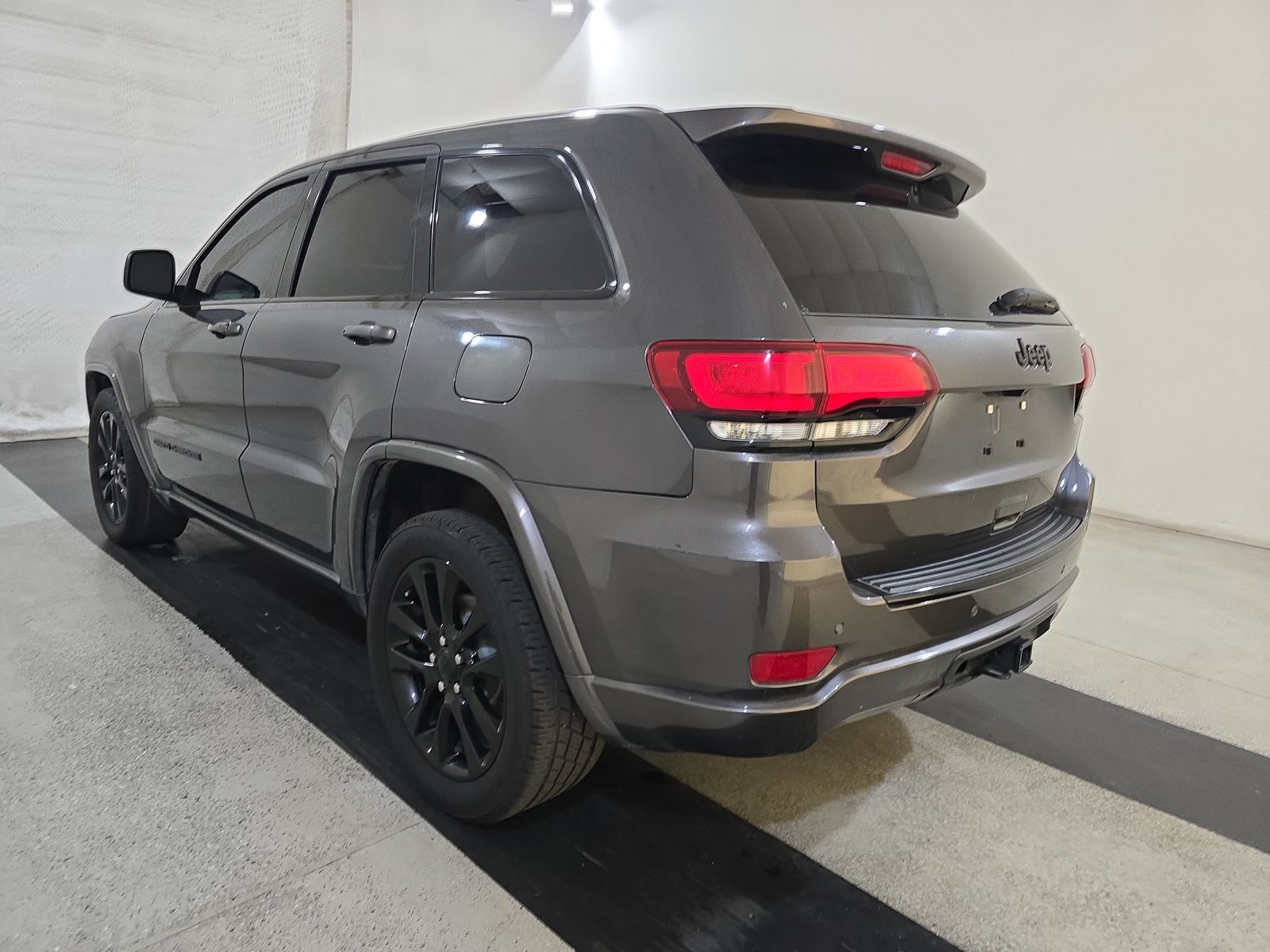 2018 Jeep Grand Cherokee Laredo Altitude Edition RWD