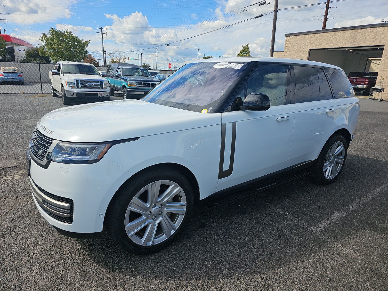 2023 Land Rover Range Rover P400 P400 SE SWB Adcock Brothers Inc