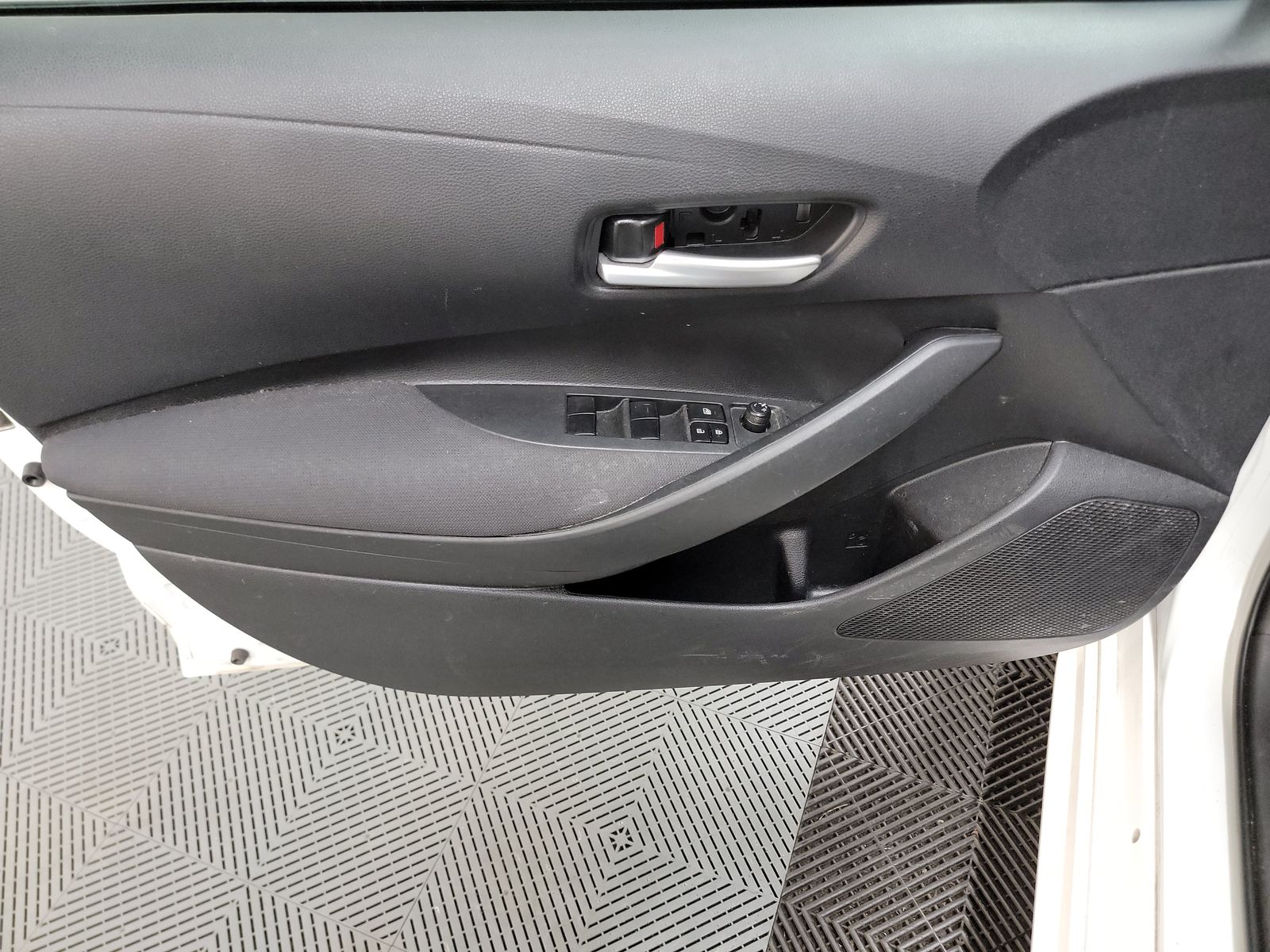 2020 Toyota Corolla LE FWD