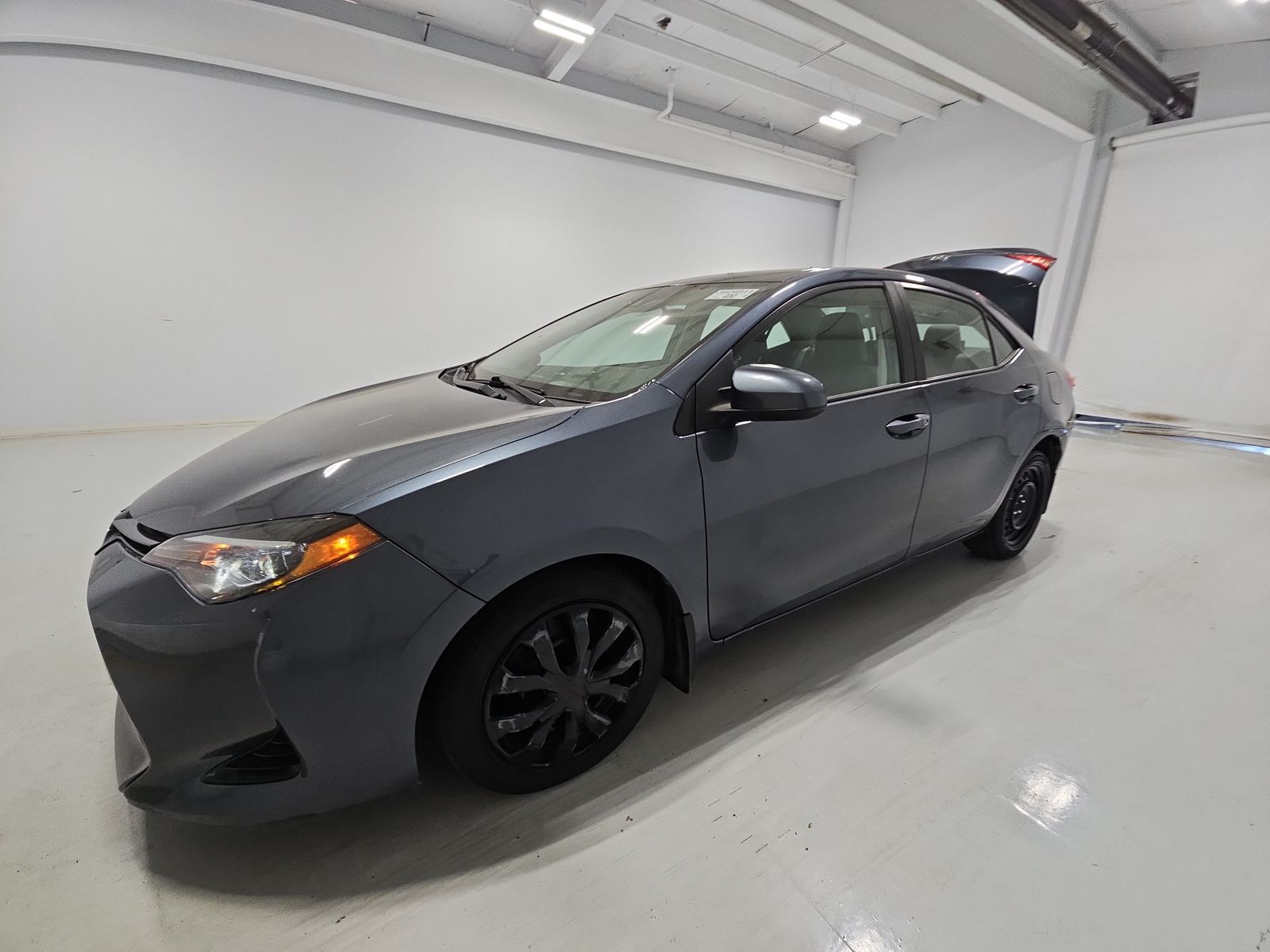 2018 Toyota Corolla LE FWD