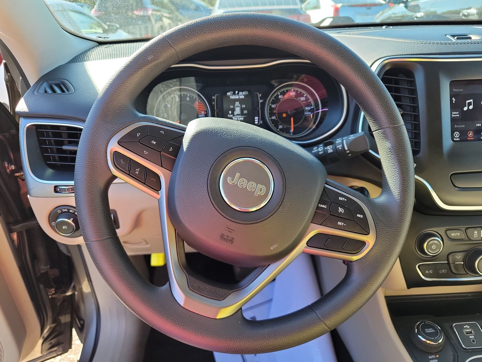 2019 Jeep Cherokee Latitude AWD