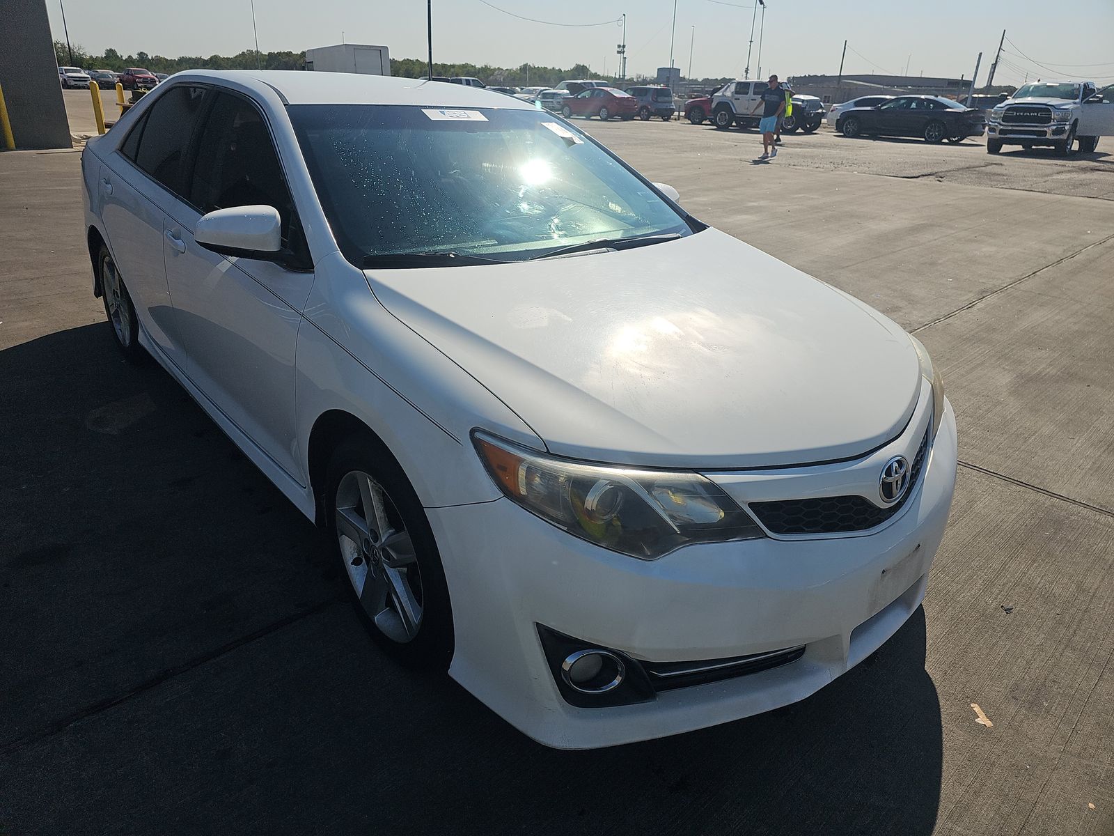 2014 Toyota Camry SE FWD