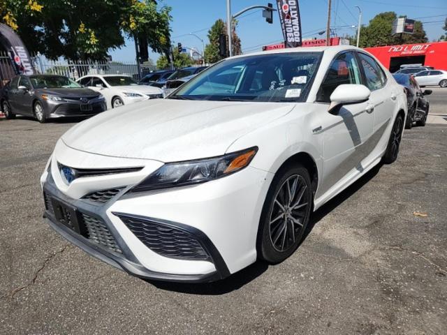 2021 Toyota Camry Hybrid SE