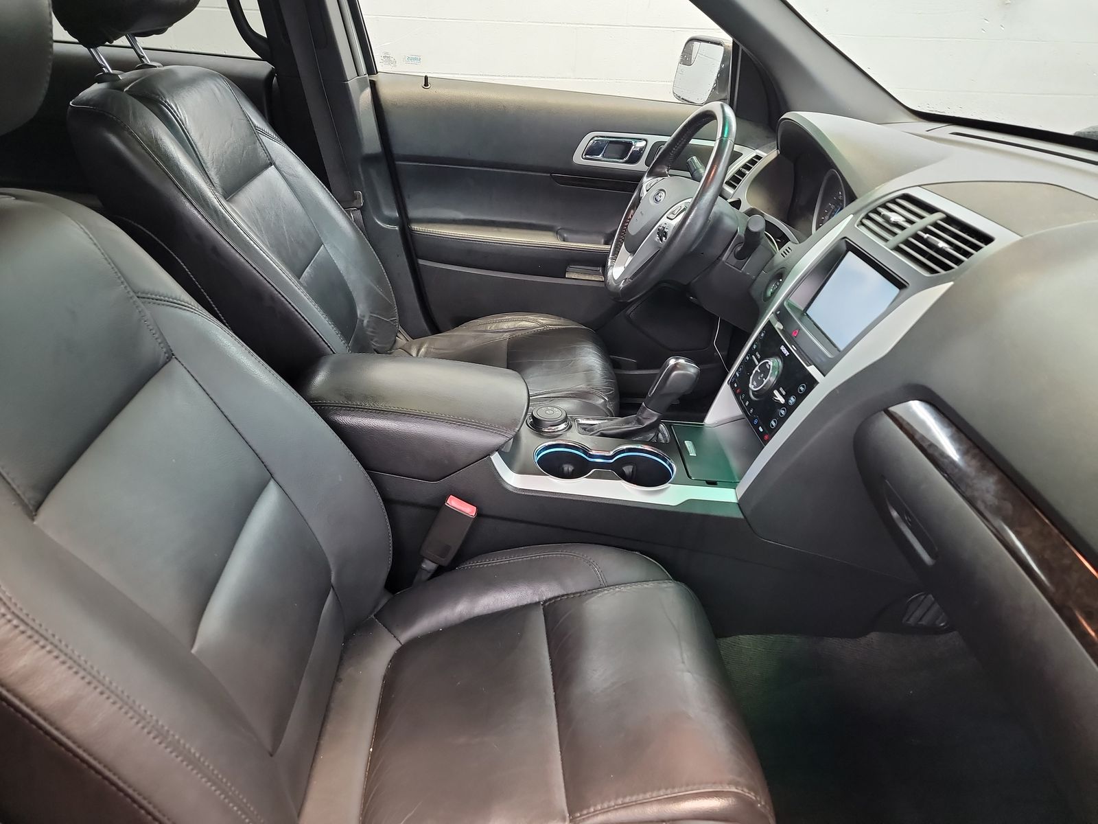 FORD EXPLORER - 9