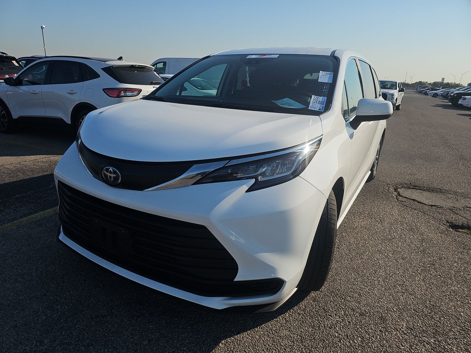 2023 Toyota Sienna LE 8-Passenger 120.5