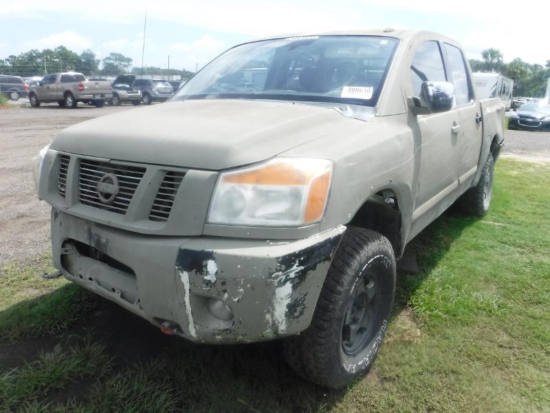 2015 Nissan TITAN SL Crew Cab Extra Short Bed