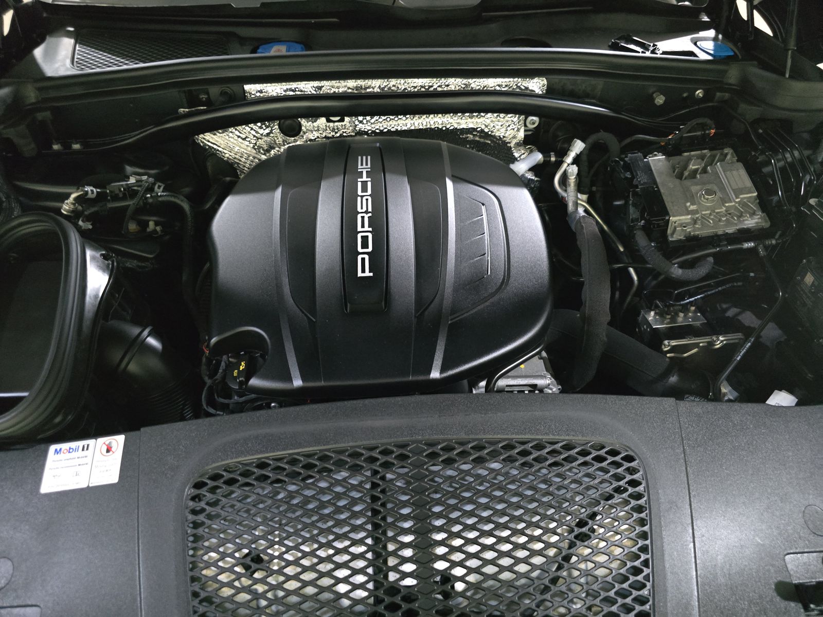 2020 Porsche Macan Base AWD