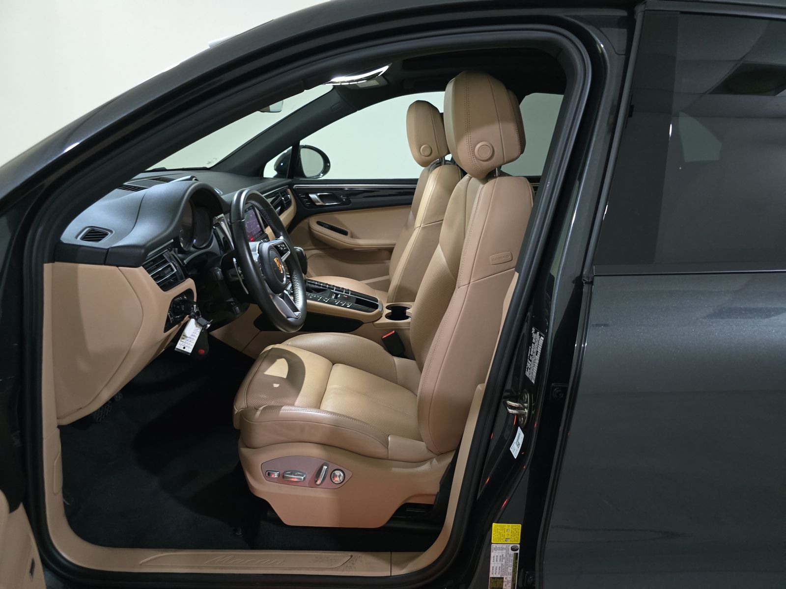 2020 Porsche Macan Base AWD
