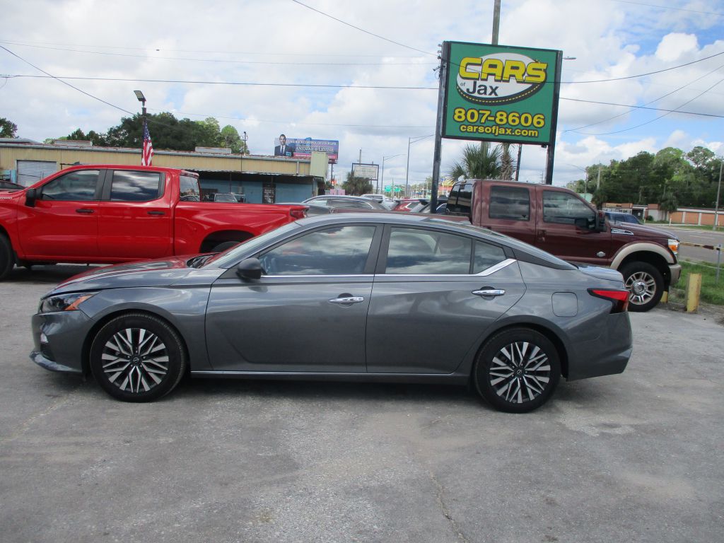 2024 Nissan Altima SV
