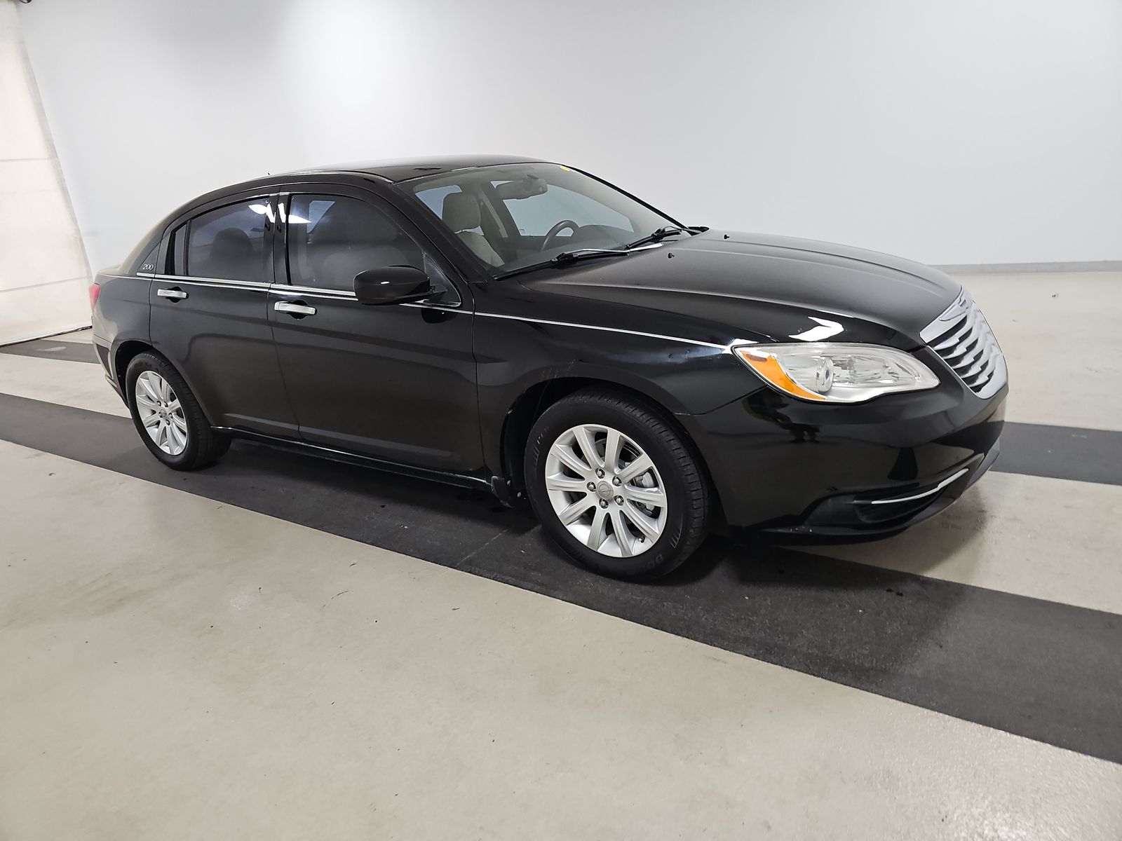 2013 Chrysler 200 Touring FWD