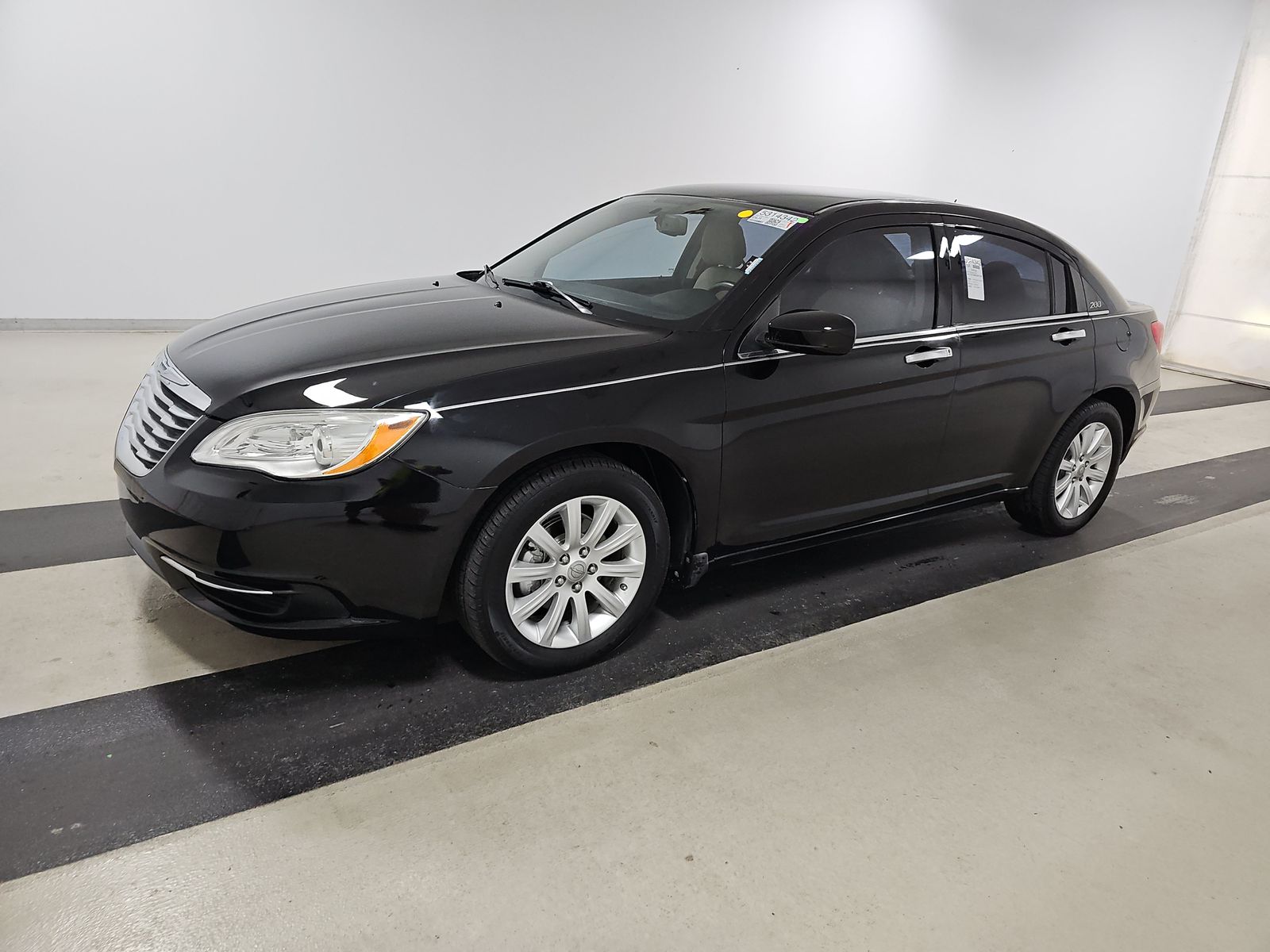 2013 Chrysler 200 Touring FWD