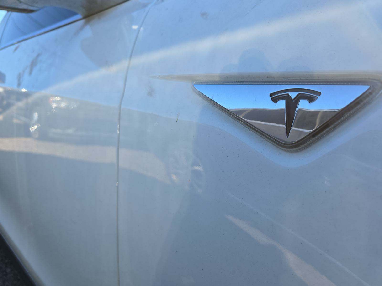 2015 Tesla Model S 85D AWD