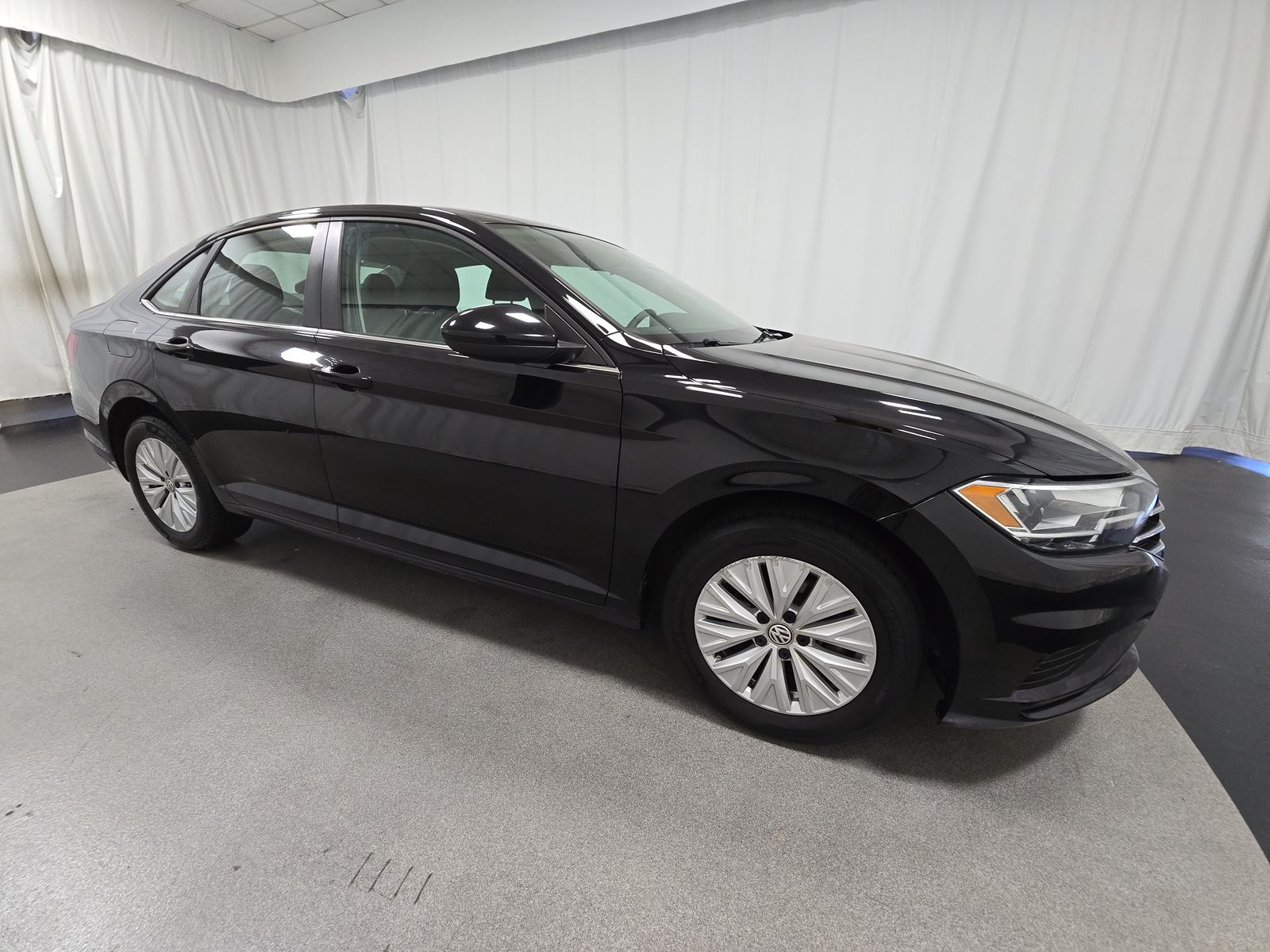 2019 Volkswagen Jetta 1.4T R-Line FWD