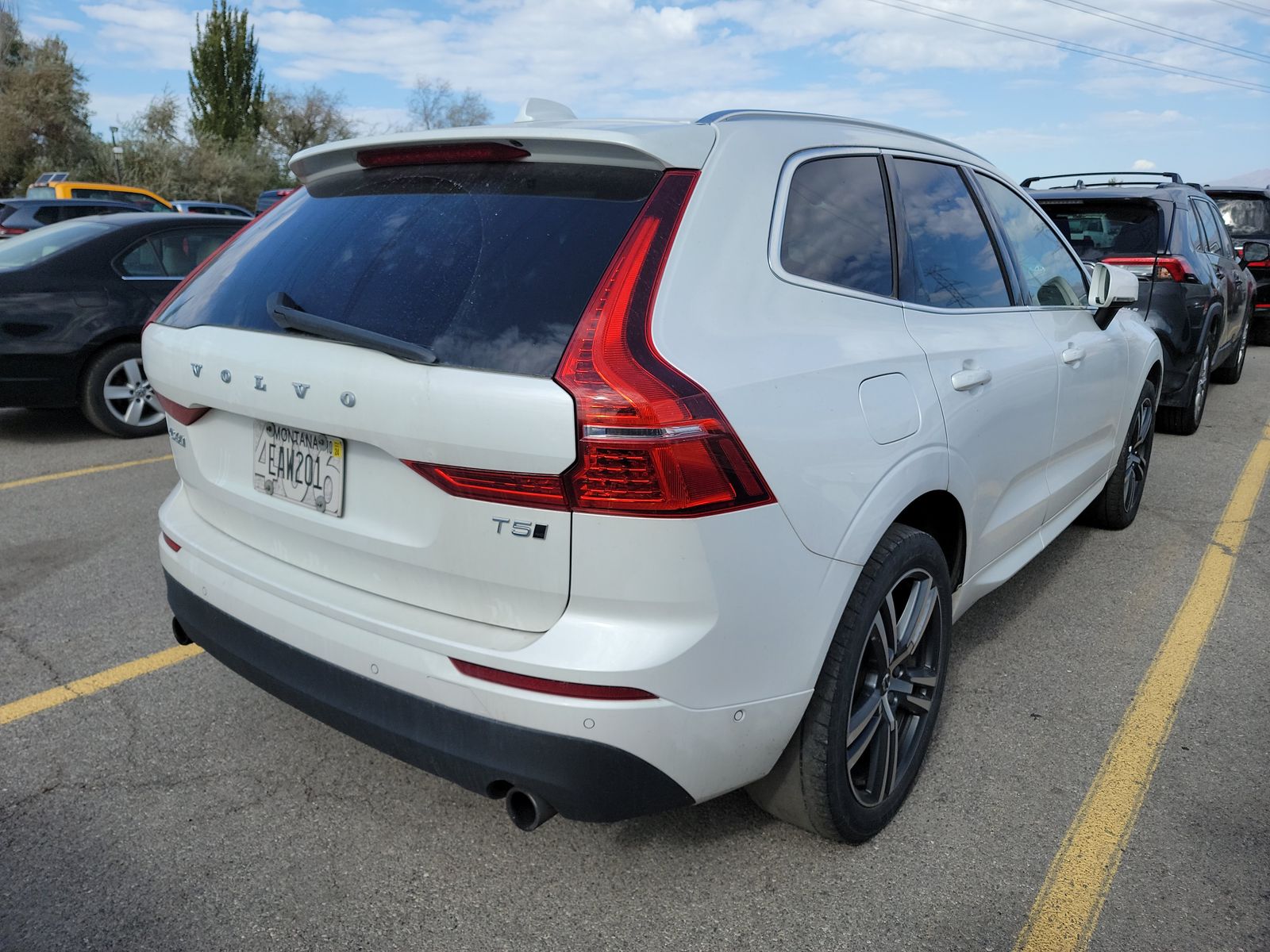 2019 Volvo XC60 T5 Momentum AWD