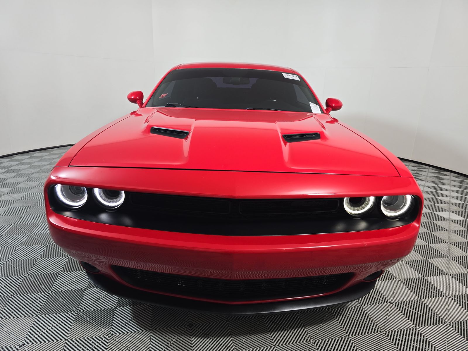 2019 Dodge Challenger SXT RWD