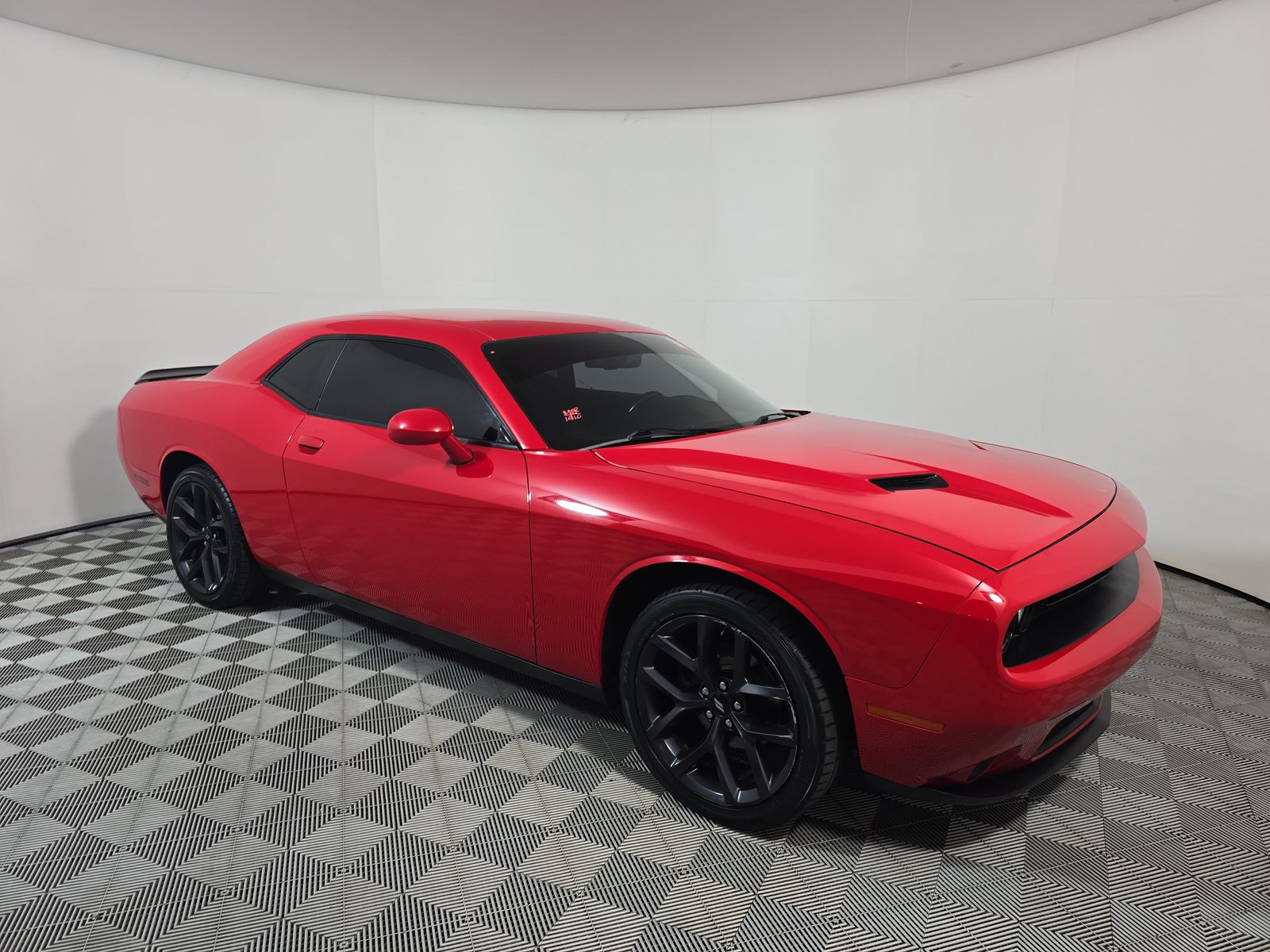 2019 Dodge Challenger SXT RWD