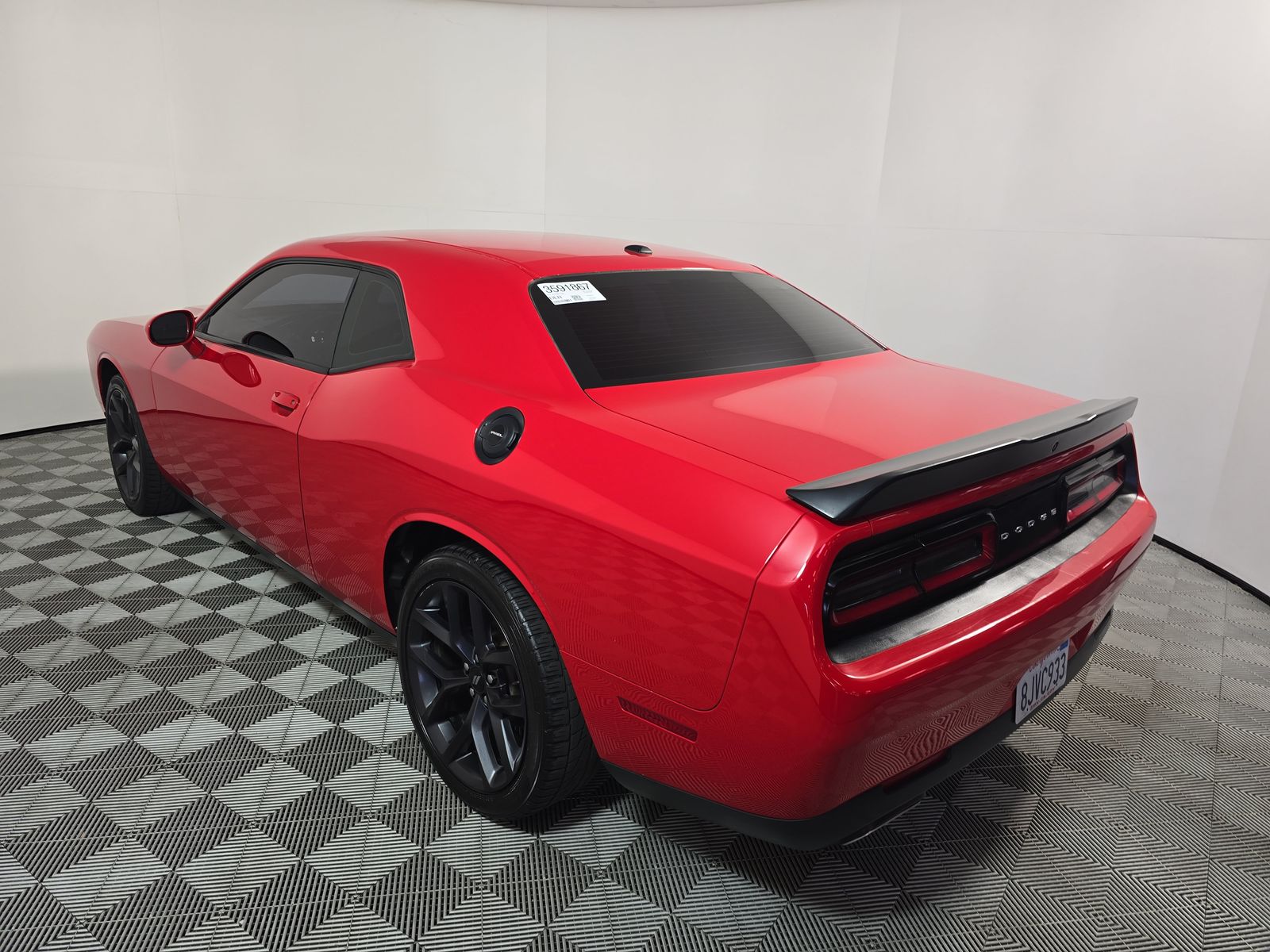 2019 Dodge Challenger SXT RWD